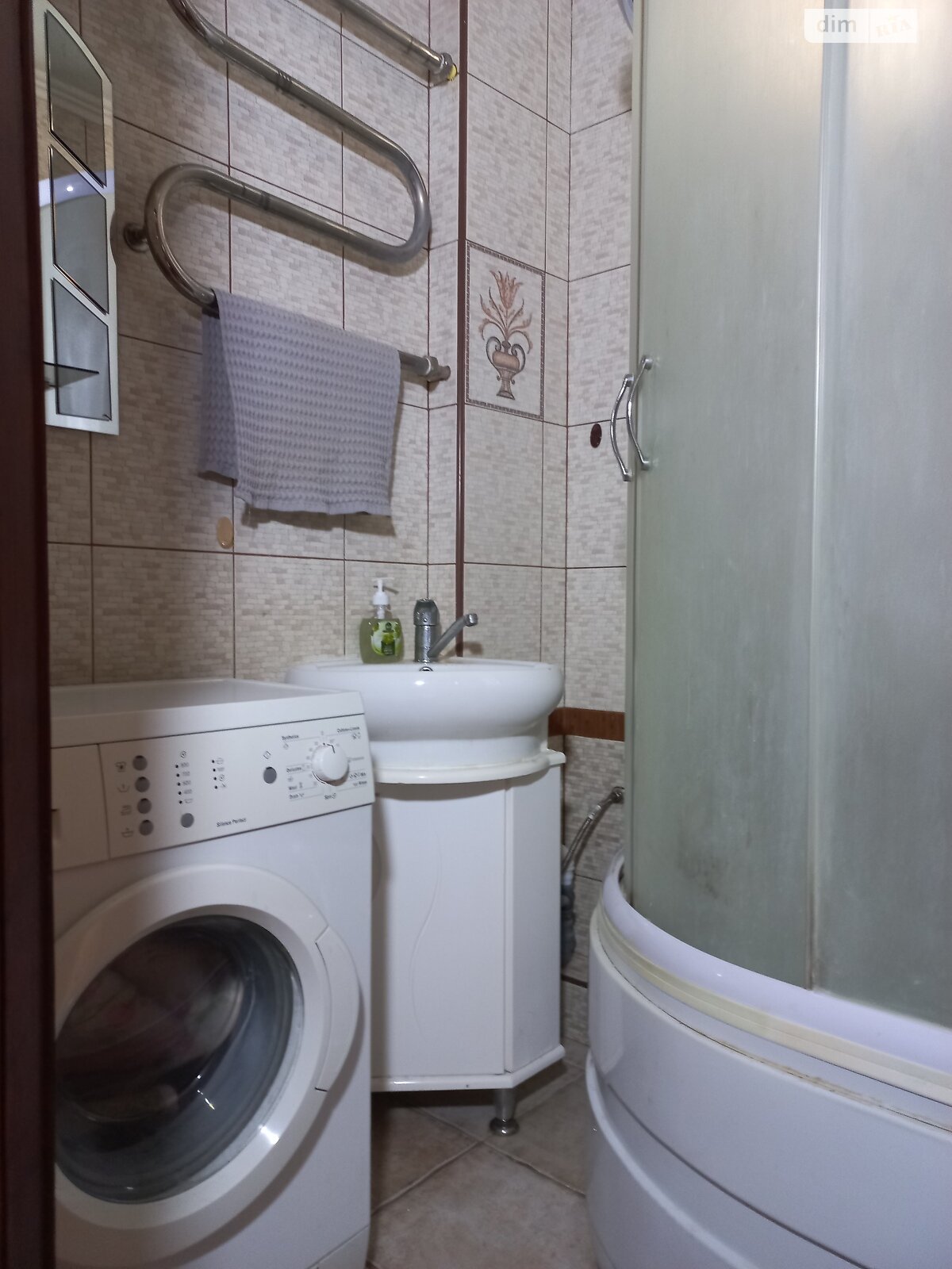 трехкомнатная квартира с ремонтом в Киеве, район Лесной Массив, на ул. Братиславская 34 в аренду на долгий срок помесячно фото 1