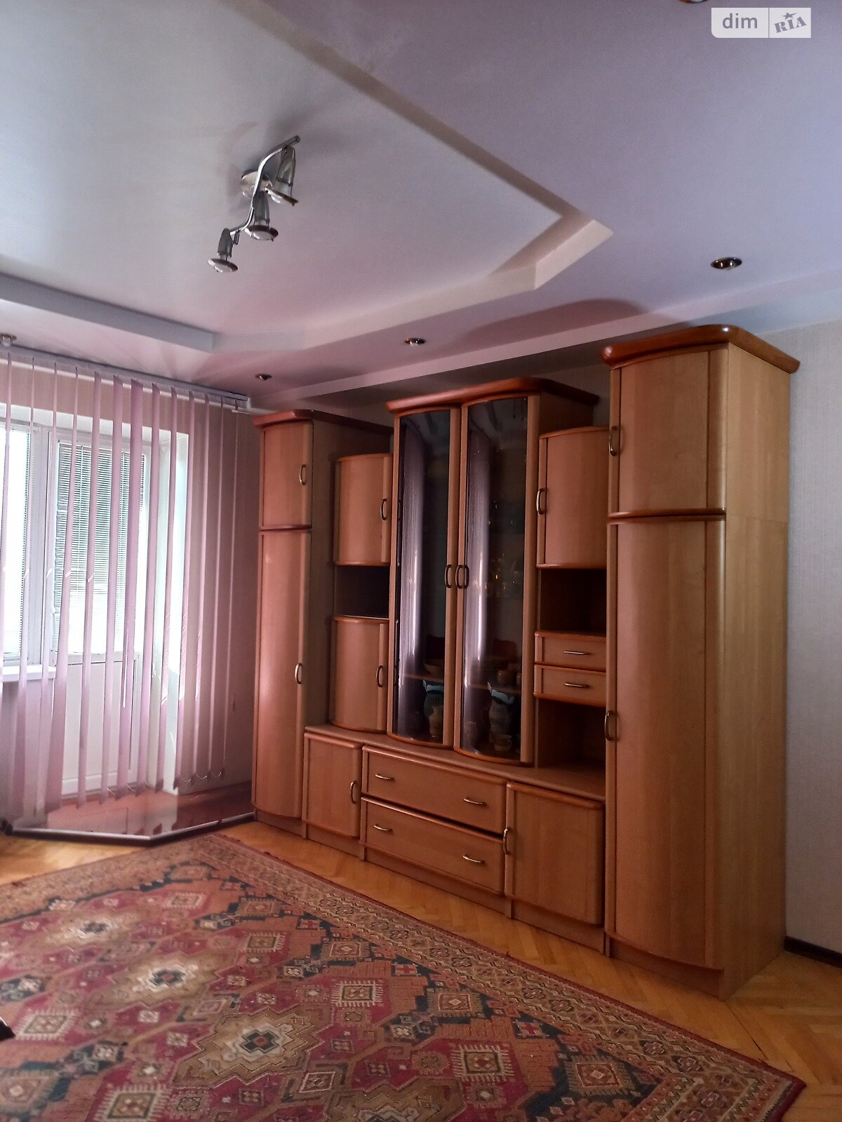 трехкомнатная квартира с ремонтом в Киеве, район Лесной Массив, на ул. Братиславская 34 в аренду на долгий срок помесячно фото 1