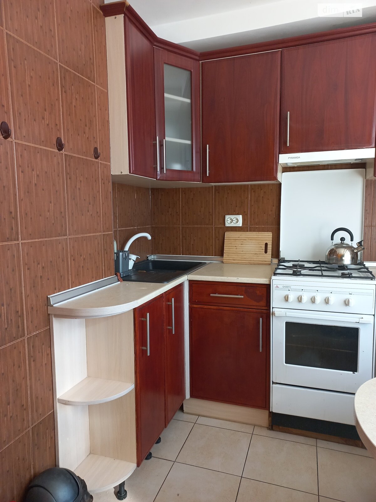 трехкомнатная квартира с ремонтом в Киеве, район Лесной Массив, на ул. Братиславская 34 в аренду на долгий срок помесячно фото 1