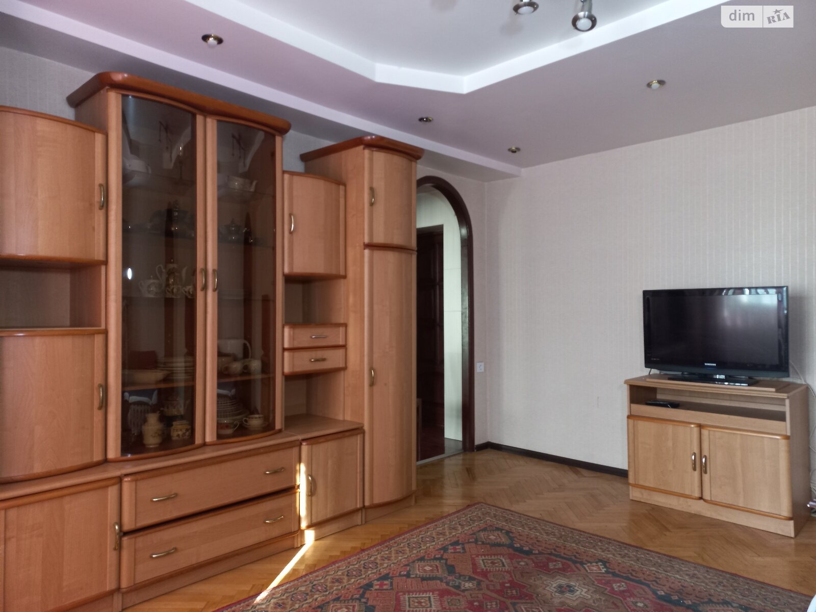 трехкомнатная квартира с ремонтом в Киеве, район Лесной Массив, на ул. Братиславская 34 в аренду на долгий срок помесячно фото 1