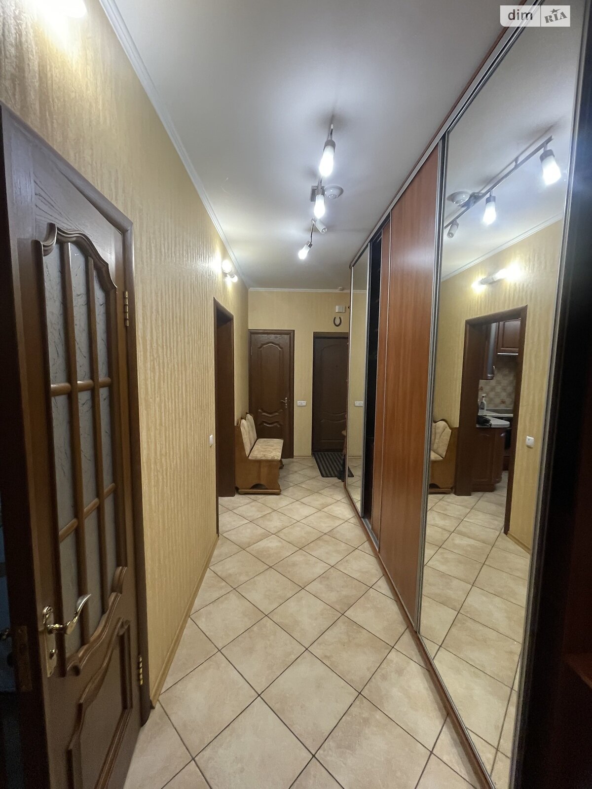 однокімнатна квартира в Києві, район Лісовий Масив, на вул. Кубанської України 31А в довготривалу оренду помісячно фото 1 однокімнатна квартира в Києві, район Лісовий Масив, на вул. Кубанської України 31А в довготривалу оренду помісячно фото 1