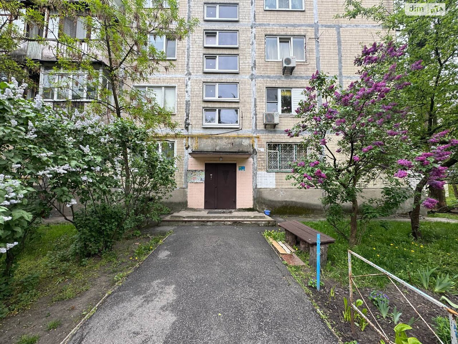 однокімнатна квартира в Києві, район Лісовий Масив, на вул. Кубанської України 21 в довготривалу оренду помісячно фото 1 однокімнатна квартира в Києві, район Лісовий Масив, на вул. Кубанської України 21 в довготривалу оренду помісячно фото 1