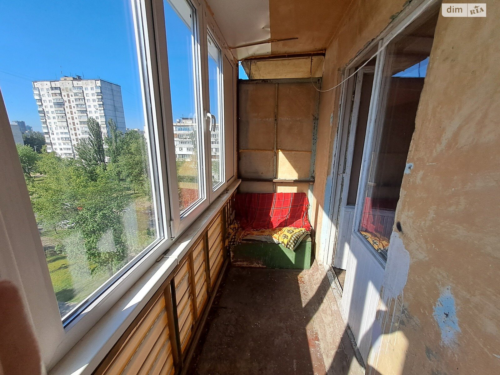 трехкомнатная квартира в Киеве, район Лесной Массив, на ул. Кубанской Украины 22 в аренду на долгий срок помесячно фото 1 трехкомнатная квартира в Киеве, район Лесной Массив, на ул. Кубанской Украины 22 в аренду на долгий срок помесячно фото 1