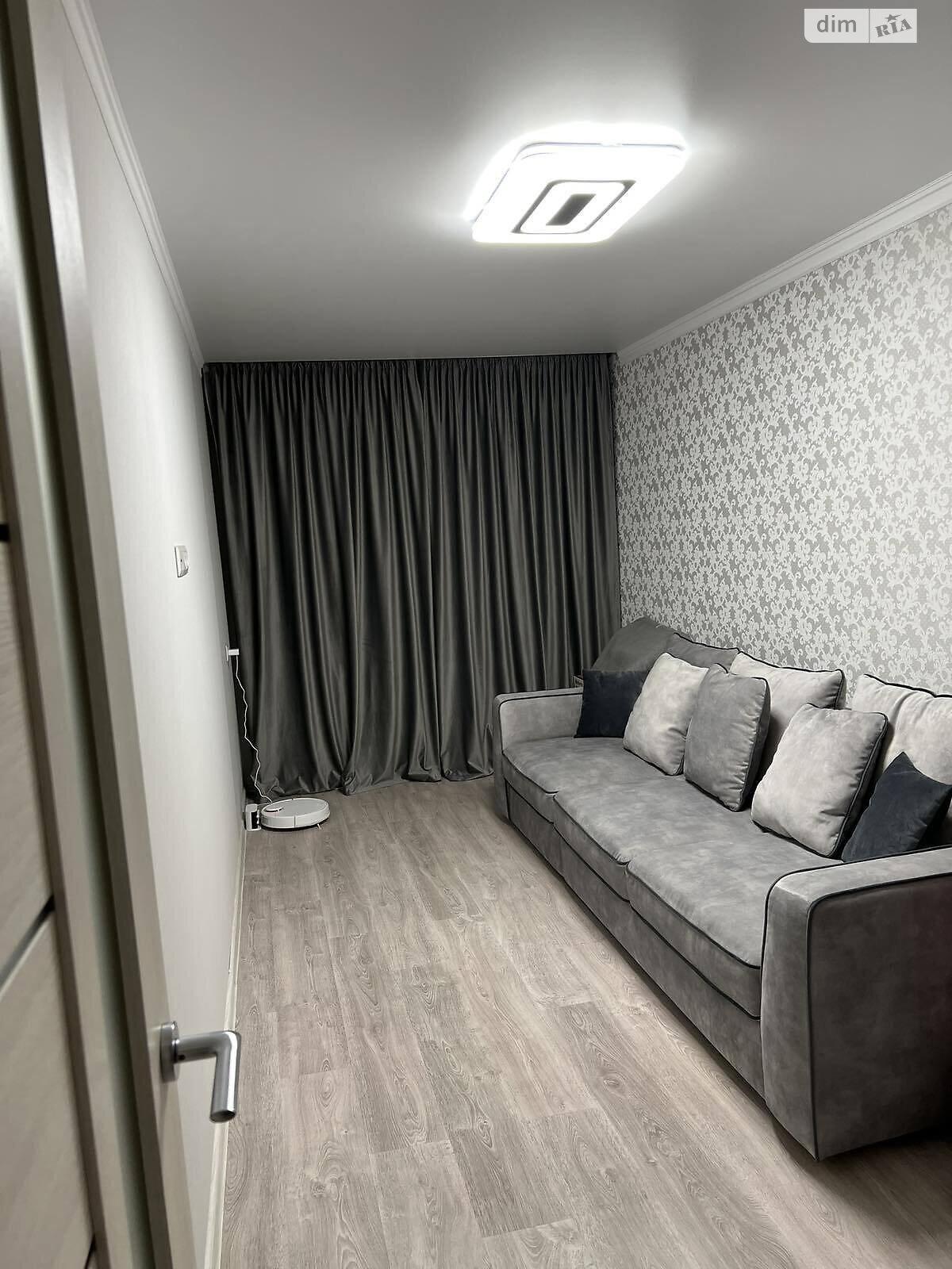 трехкомнатная квартира в Киеве, район Лесной Массив, на ул. Кубанской Украины 53 в аренду на долгий срок помесячно фото 1