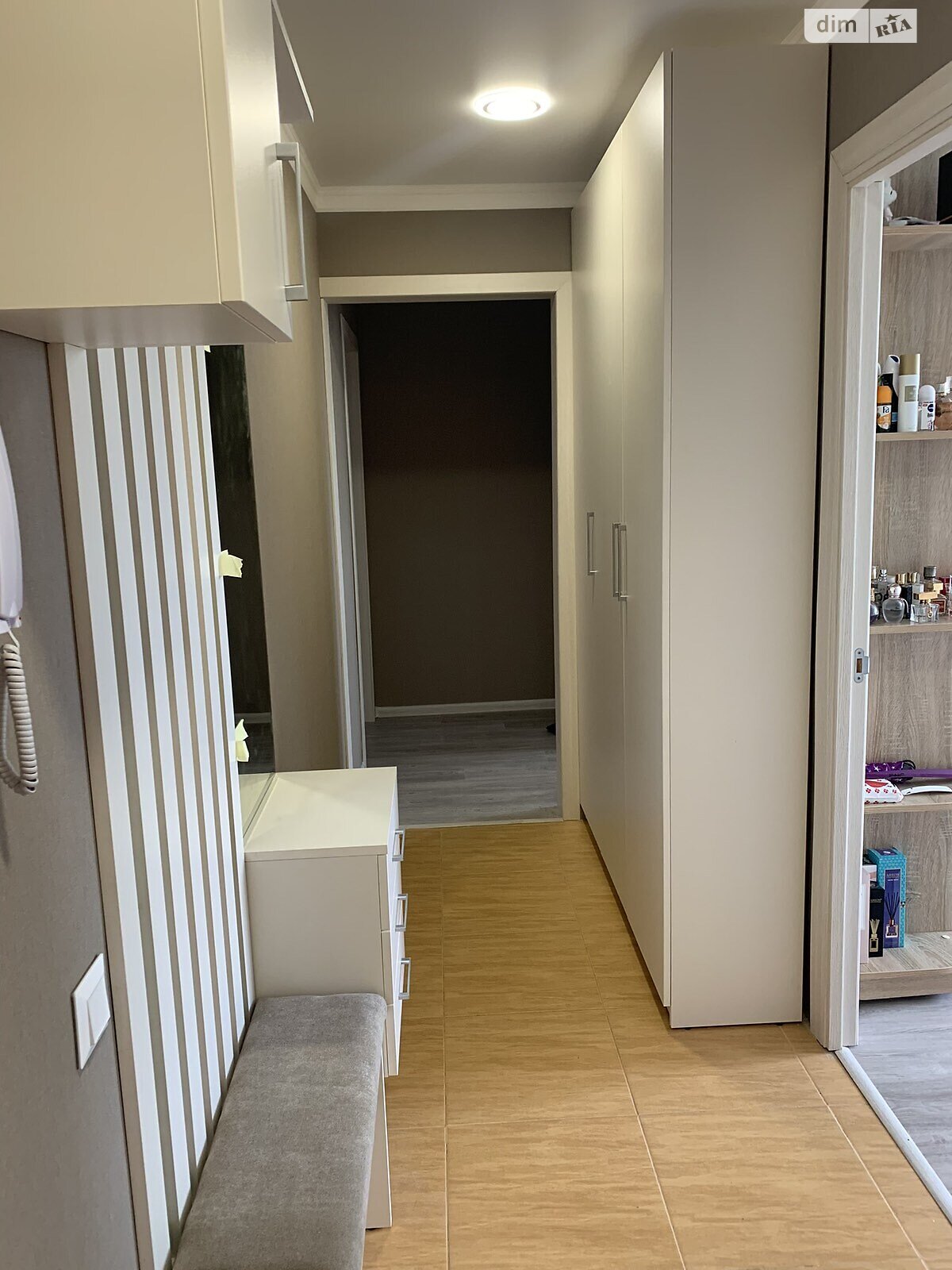 трехкомнатная квартира в Киеве, район Лесной Массив, на ул. Кубанской Украины 53 в аренду на долгий срок помесячно фото 1