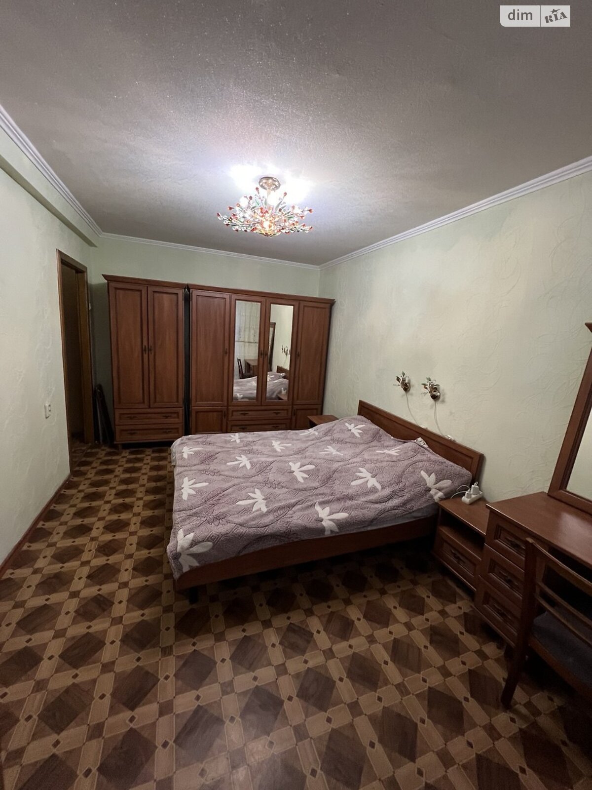 трехкомнатная квартира в Киеве, район Лесной Массив, на ул. Милютенко 28 в аренду на долгий срок помесячно фото 1 трехкомнатная квартира в Киеве, район Лесной Массив, на ул. Милютенко 28 в аренду на долгий срок помесячно фото 1