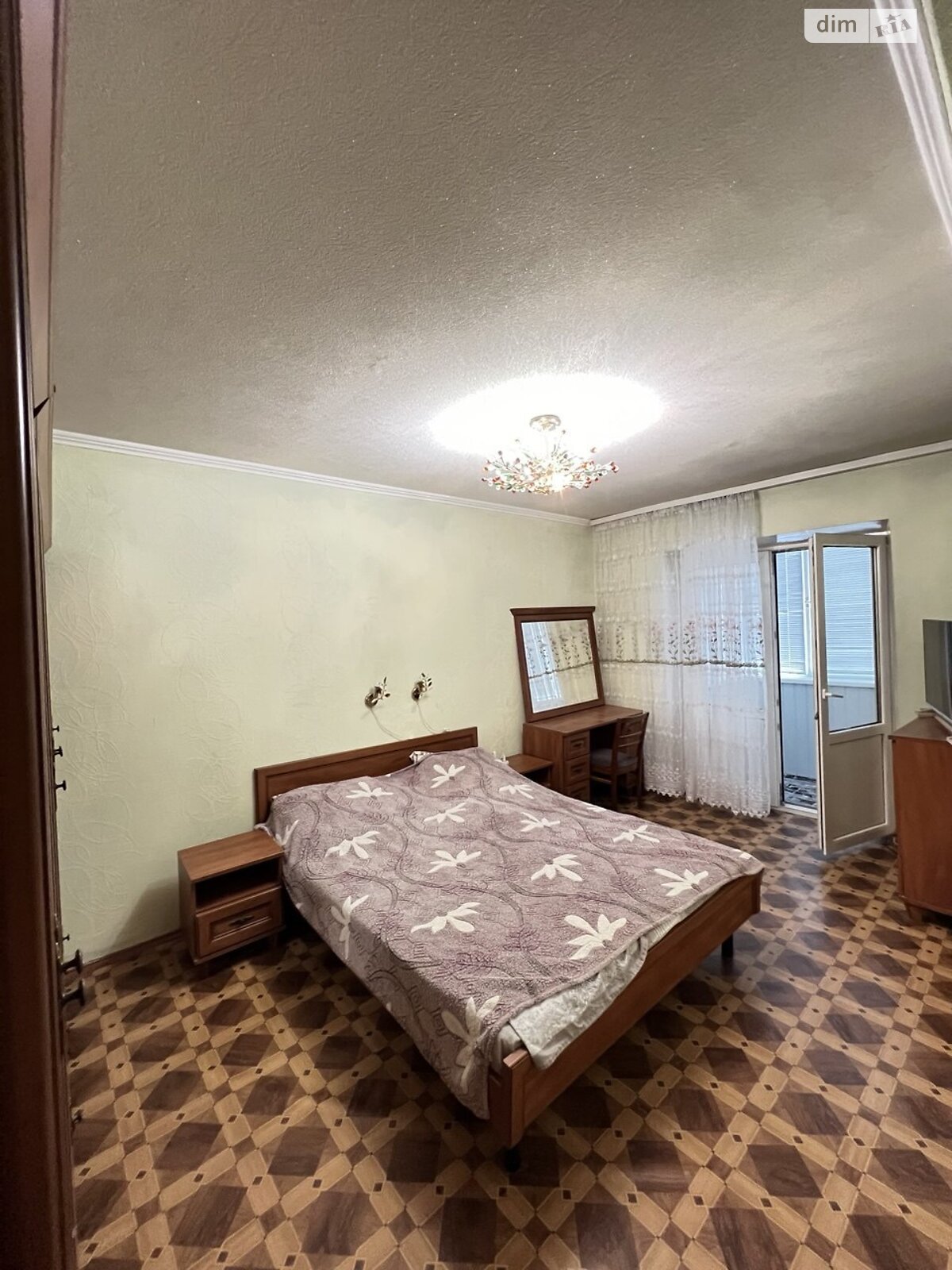 трехкомнатная квартира в Киеве, район Лесной Массив, на ул. Милютенко 28 в аренду на долгий срок помесячно фото 1 трехкомнатная квартира в Киеве, район Лесной Массив, на ул. Милютенко 28 в аренду на долгий срок помесячно фото 1