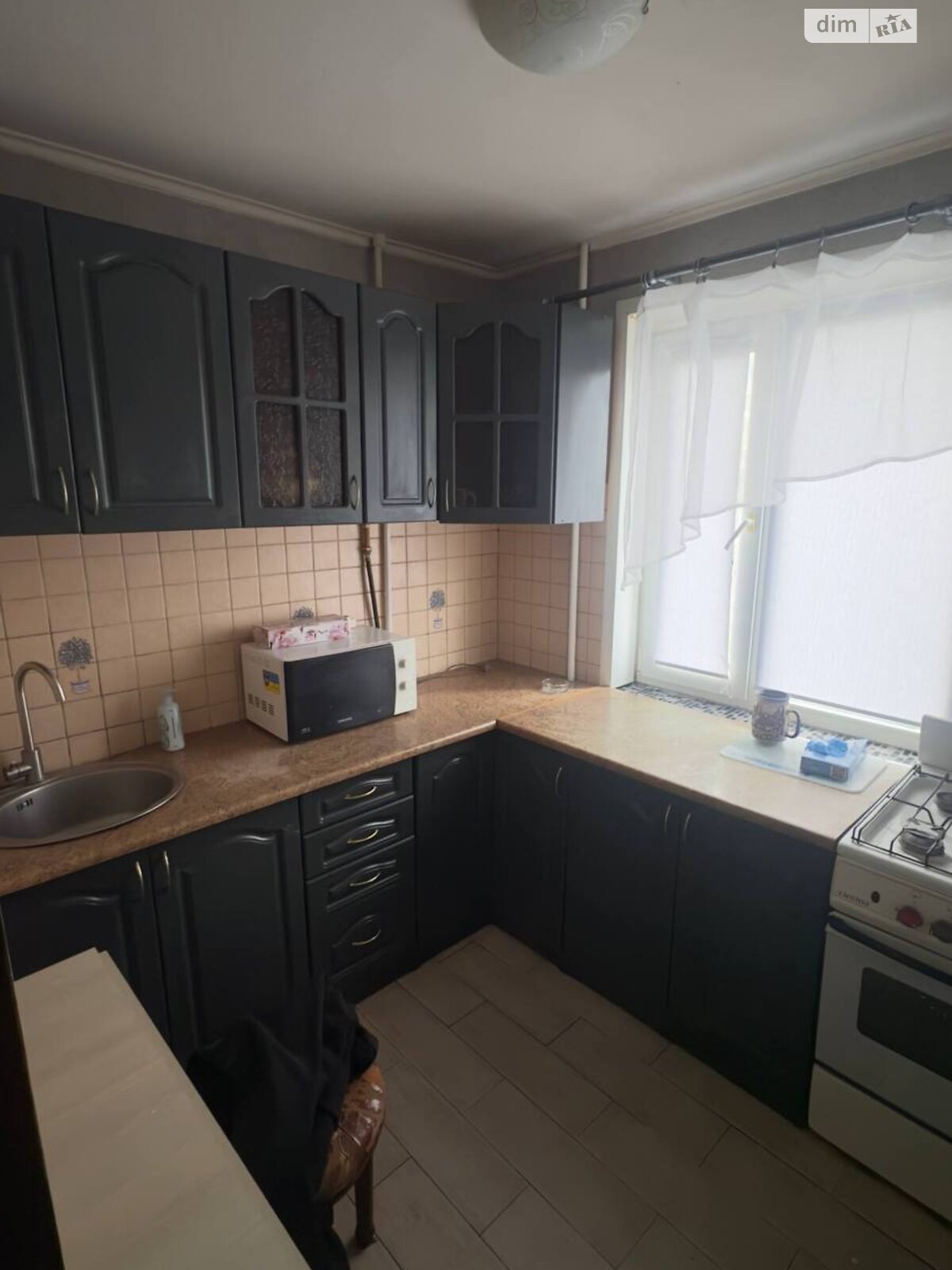 трикімнатна квартира в Києві, район Лісовий Масив, на вул. Мілютенка 40/16 в довготривалу оренду помісячно фото 1