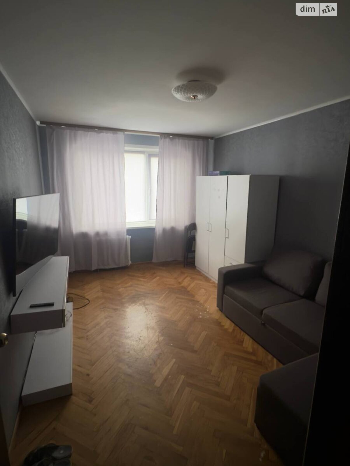 трикімнатна квартира в Києві, район Лісовий Масив, на вул. Мілютенка 40/16 в довготривалу оренду помісячно фото 1