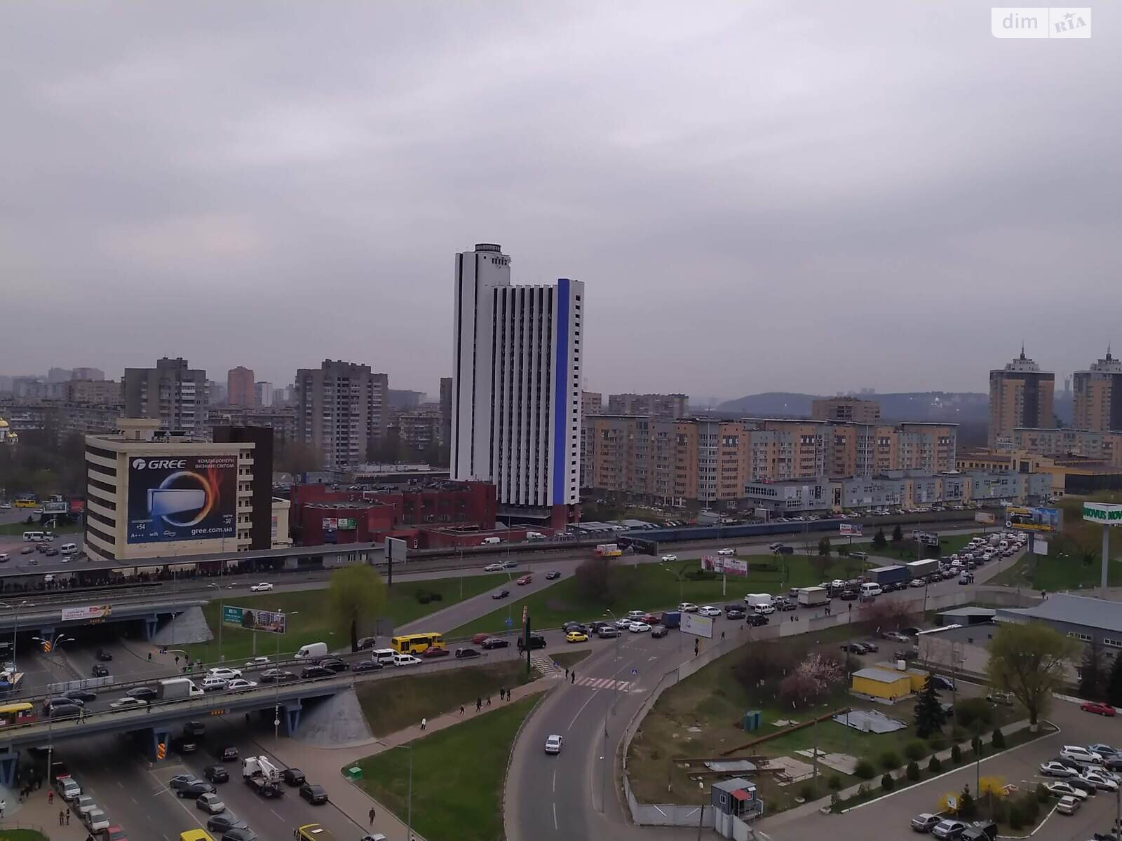 однокомнатная квартира в Киеве, район Левобережный Масив, на ул. Митрополита Андрея Шептицкого 10 в аренду на долгий срок помесячно фото 1 однокомнатная квартира в Киеве, район Левобережный Масив, на ул. Митрополита Андрея Шептицкого 10 в аренду на долгий срок помесячно фото 1