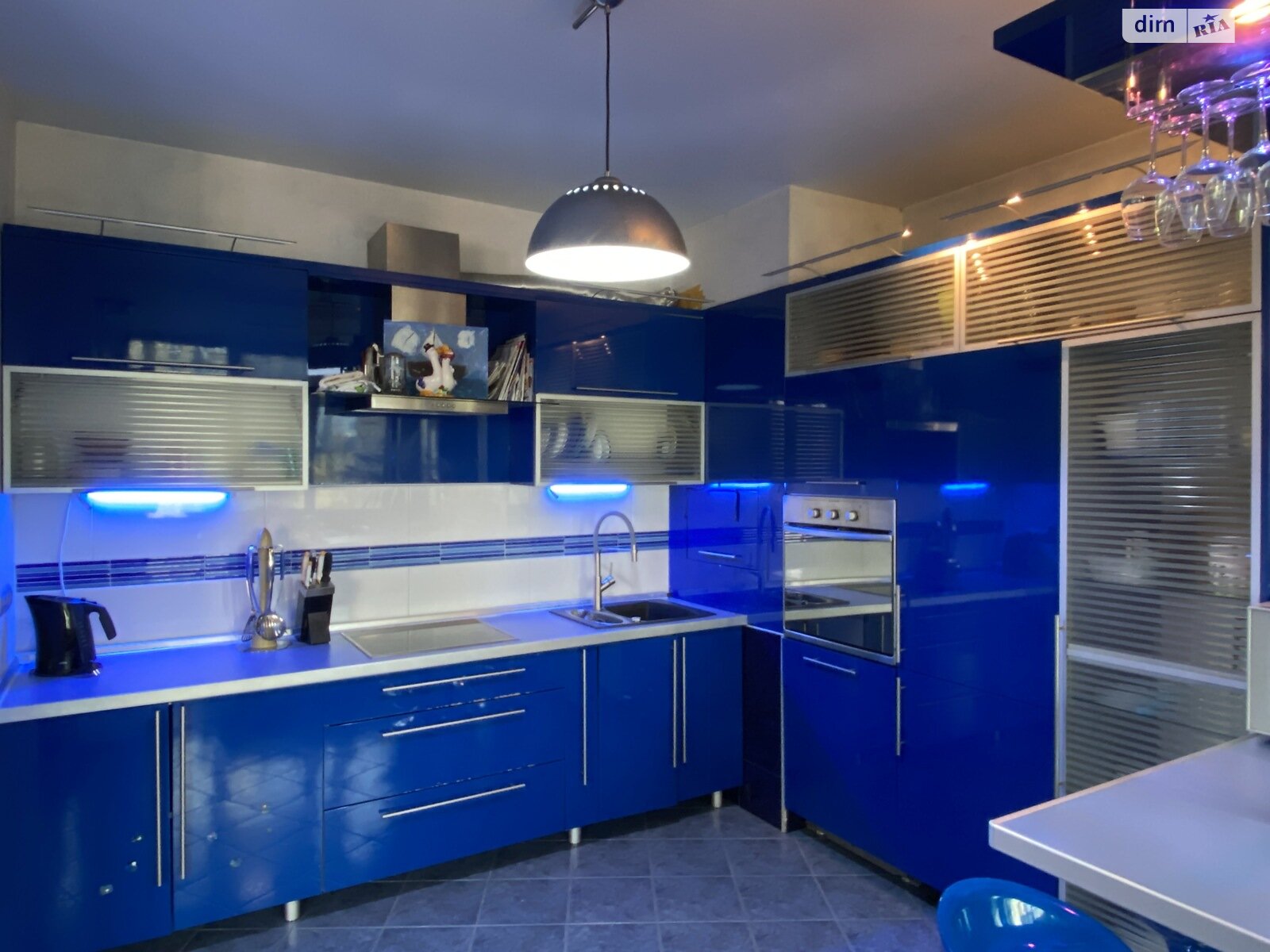 трехкомнатная квартира в Киеве, район Левобережный Масив, на ул. Никольско-Слободская 4В в аренду на долгий срок помесячно фото 1 трехкомнатная квартира в Киеве, район Левобережный Масив, на ул. Никольско-Слободская 4В в аренду на долгий срок помесячно фото 1