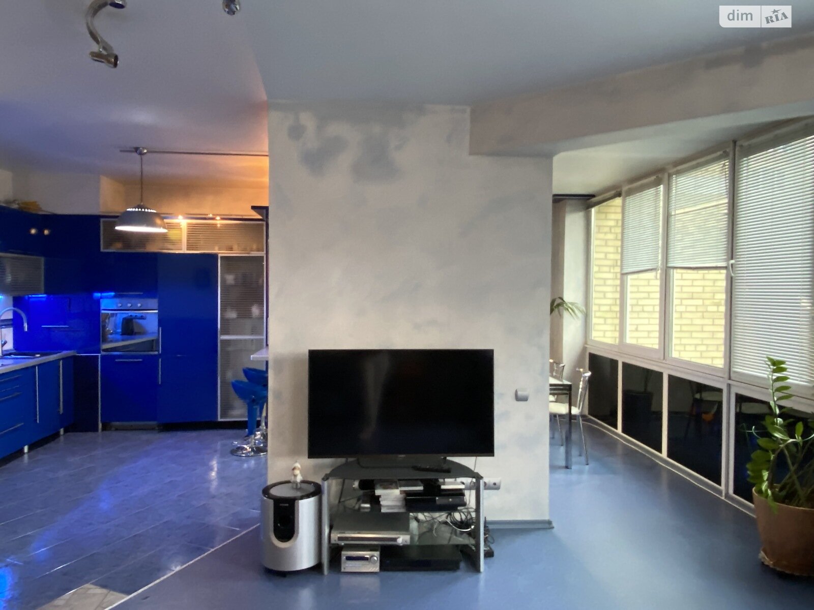 трехкомнатная квартира в Киеве, район Левобережный Масив, на ул. Никольско-Слободская 4В в аренду на долгий срок помесячно фото 1 трехкомнатная квартира в Киеве, район Левобережный Масив, на ул. Никольско-Слободская 4В в аренду на долгий срок помесячно фото 1