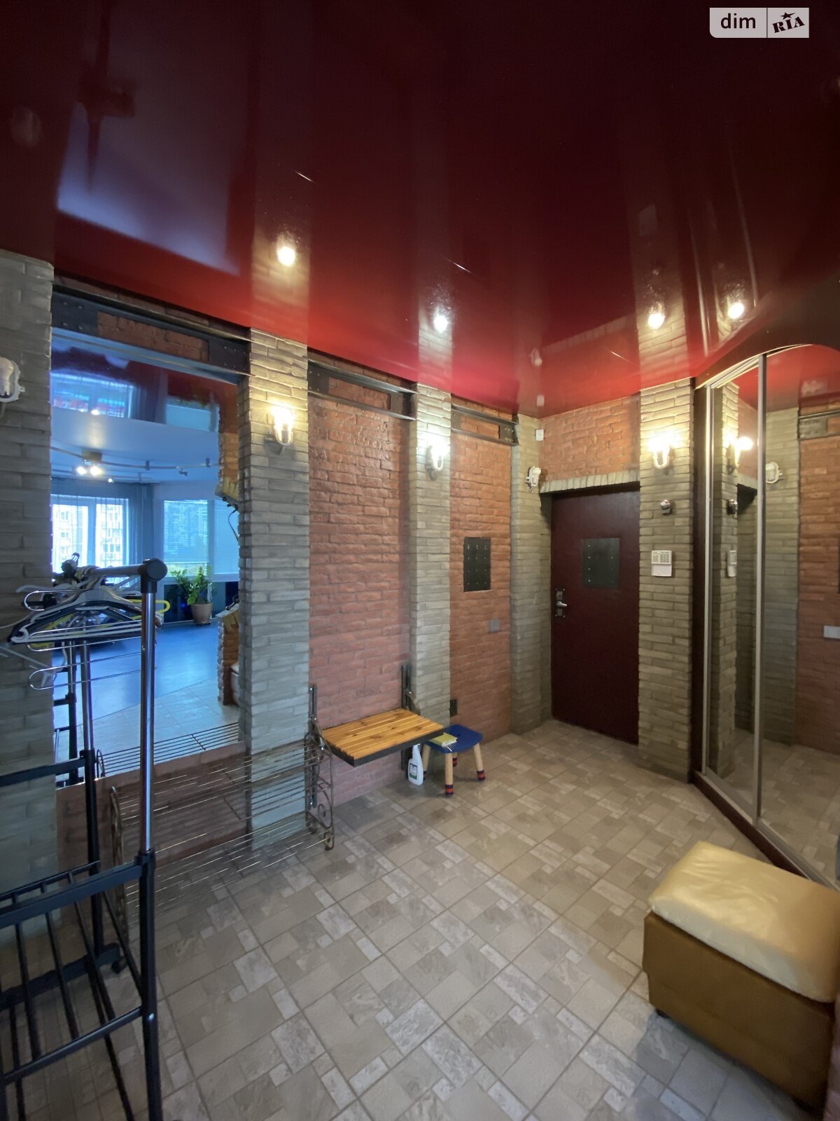 трехкомнатная квартира в Киеве, район Левобережный Масив, на ул. Никольско-Слободская 4В в аренду на долгий срок помесячно фото 1 трехкомнатная квартира в Киеве, район Левобережный Масив, на ул. Никольско-Слободская 4В в аренду на долгий срок помесячно фото 1