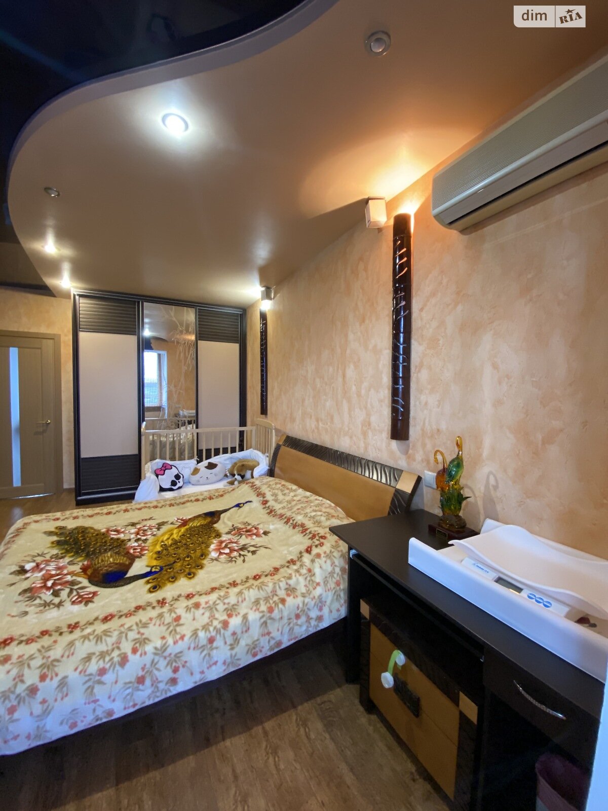 трехкомнатная квартира в Киеве, район Левобережный Масив, на ул. Никольско-Слободская 4В в аренду на долгий срок помесячно фото 1 трехкомнатная квартира в Киеве, район Левобережный Масив, на ул. Никольско-Слободская 4В в аренду на долгий срок помесячно фото 1