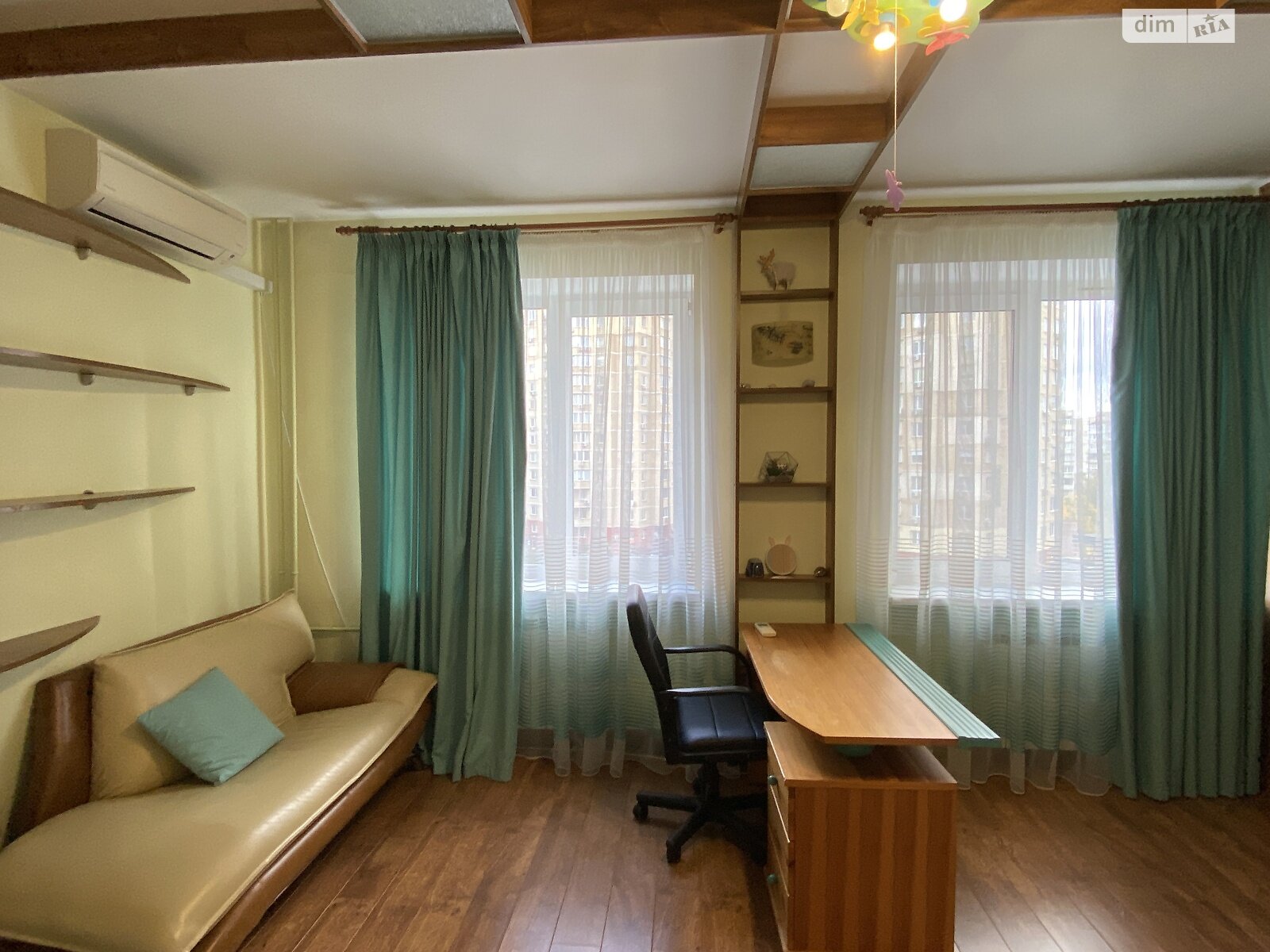 трехкомнатная квартира в Киеве, район Левобережный Масив, на ул. Никольско-Слободская 4В в аренду на долгий срок помесячно фото 1 трехкомнатная квартира в Киеве, район Левобережный Масив, на ул. Никольско-Слободская 4В в аренду на долгий срок помесячно фото 1