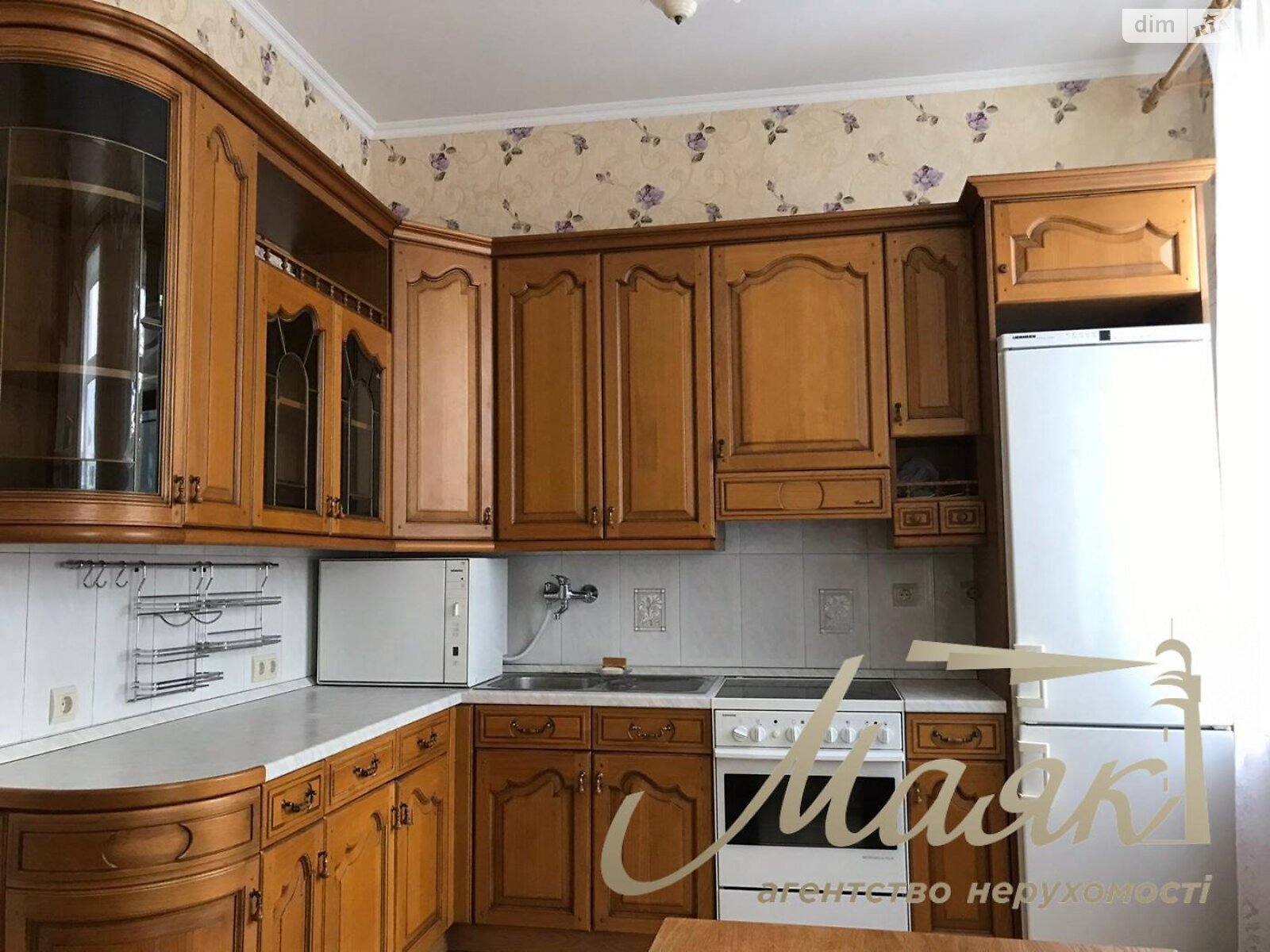 чотирикімнатна квартира в Києві, район Липки, на вул. Академіка Богомольця 9/14 в довготривалу оренду помісячно фото 1 чотирикімнатна квартира в Києві, район Липки, на вул. Академіка Богомольця 9/14 в довготривалу оренду помісячно фото 1