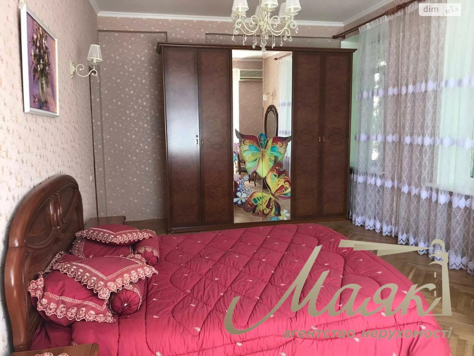 чотирикімнатна квартира в Києві, район Липки, на вул. Академіка Богомольця 9/14 в довготривалу оренду помісячно фото 1 чотирикімнатна квартира в Києві, район Липки, на вул. Академіка Богомольця 9/14 в довготривалу оренду помісячно фото 1