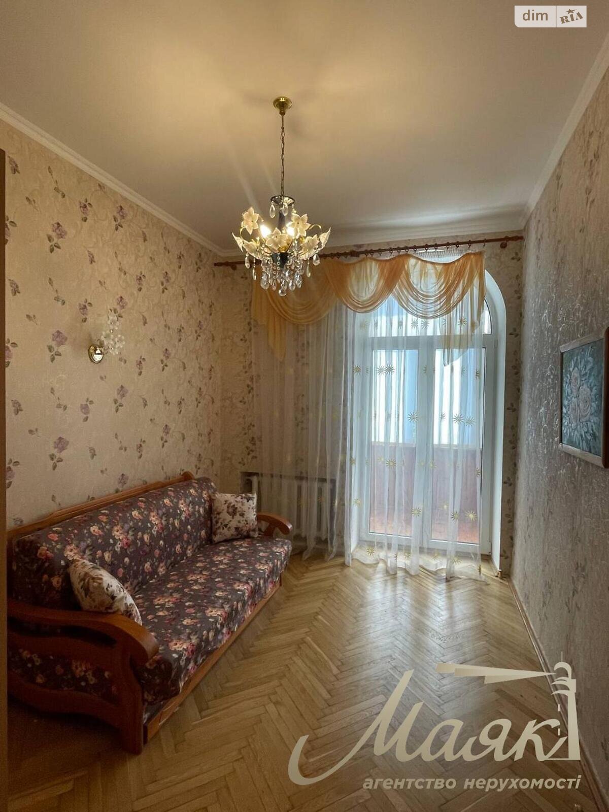 чотирикімнатна квартира в Києві, район Липки, на вул. Академіка Богомольця 9/14 в довготривалу оренду помісячно фото 1 чотирикімнатна квартира в Києві, район Липки, на вул. Академіка Богомольця 9/14 в довготривалу оренду помісячно фото 1