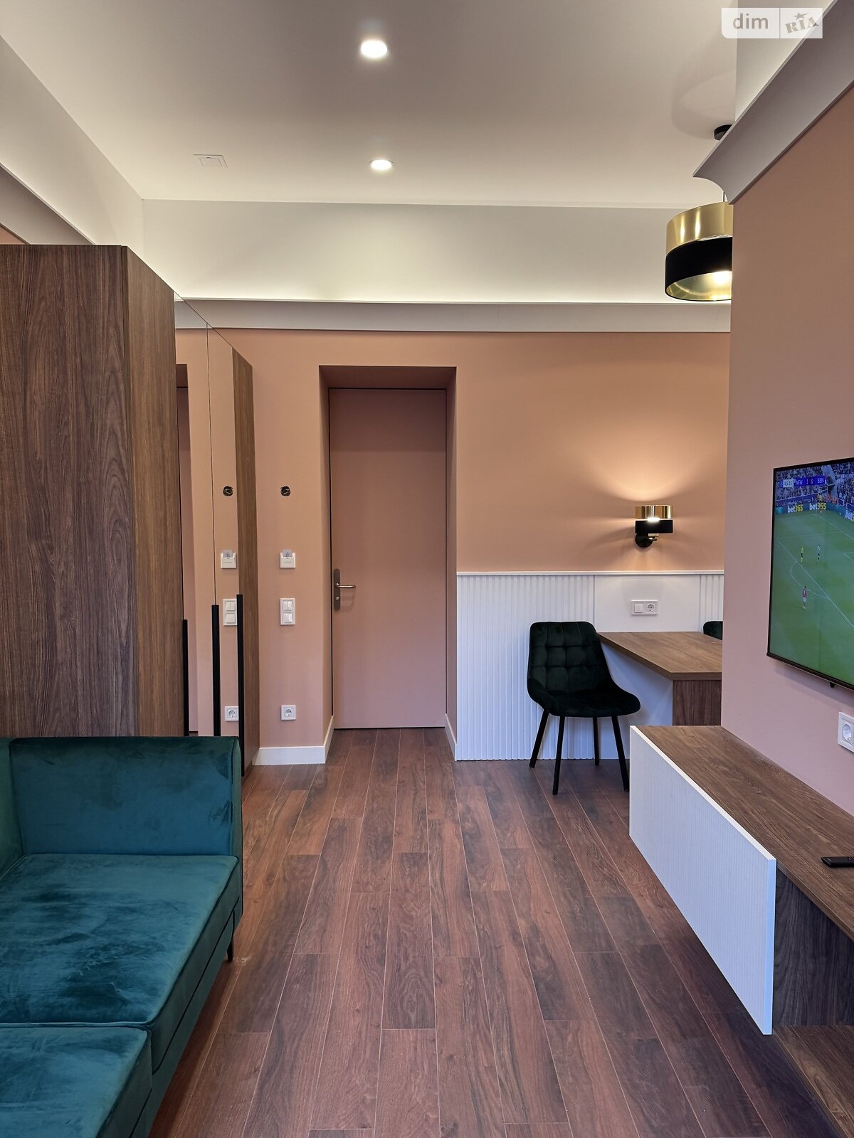 однокомнатная квартира в Киеве, район Липки, на ул. Бассейная 3 в аренду на долгий срок помесячно фото 1 однокомнатная квартира в Киеве, район Липки, на ул. Бассейная 3 в аренду на долгий срок помесячно фото 1