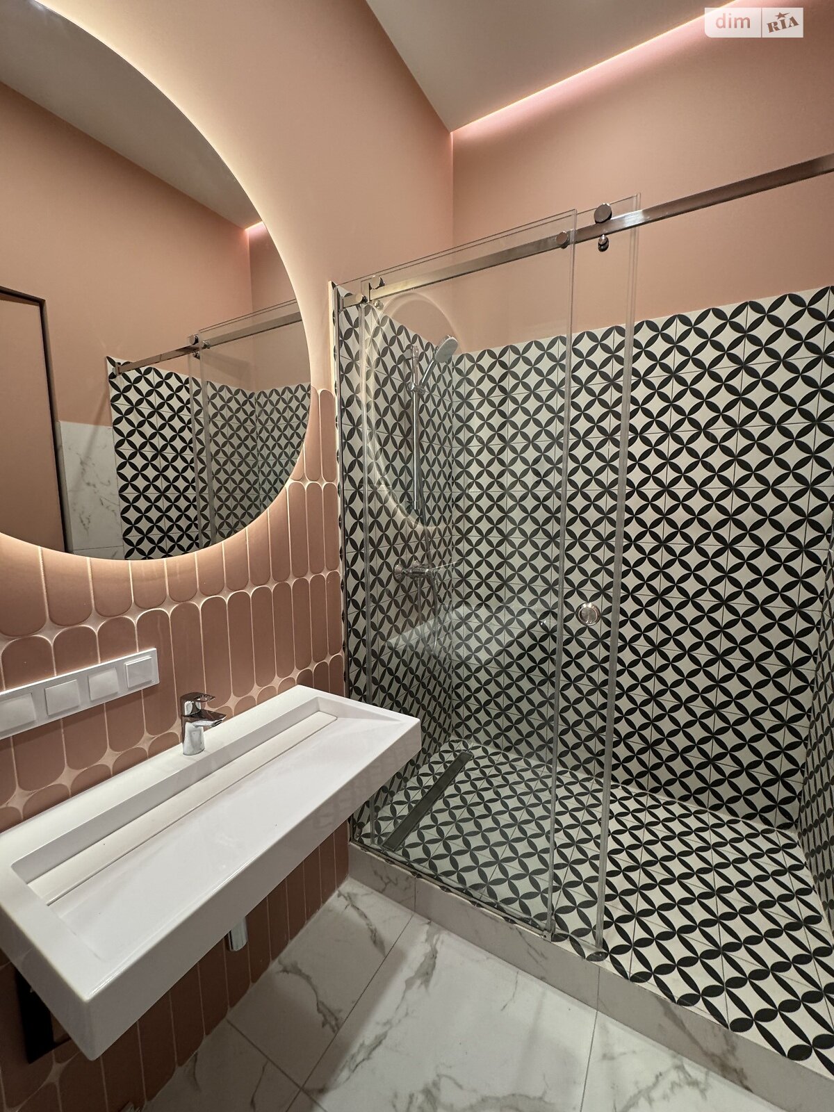 однокомнатная квартира в Киеве, район Липки, на ул. Бассейная 3 в аренду на долгий срок помесячно фото 1 однокомнатная квартира в Киеве, район Липки, на ул. Бассейная 3 в аренду на долгий срок помесячно фото 1