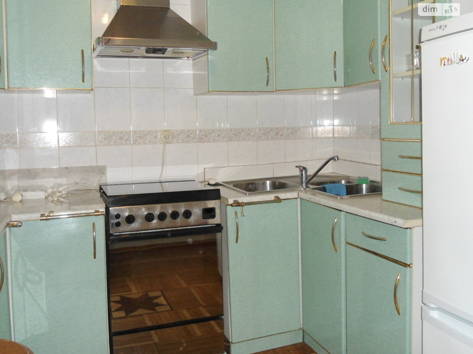 трикімнатна квартира в Києві, район Липки, на вул. Інститутська 25 в довготривалу оренду помісячно фото 1 трикімнатна квартира в Києві, район Липки, на вул. Інститутська 25 в довготривалу оренду помісячно фото 1