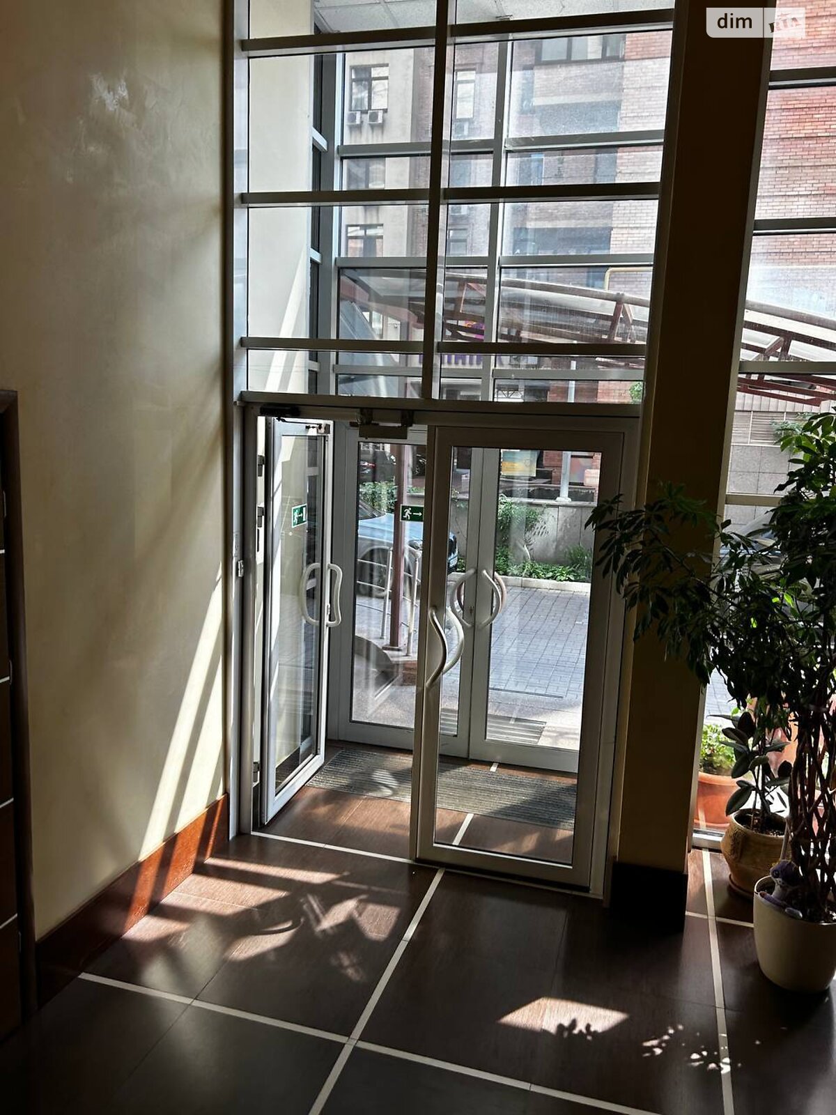 п`ятикімнатна квартира без меблів в Києві, район Липки, на вул. Хрещатик 27Б в довготривалу оренду помісячно фото 1