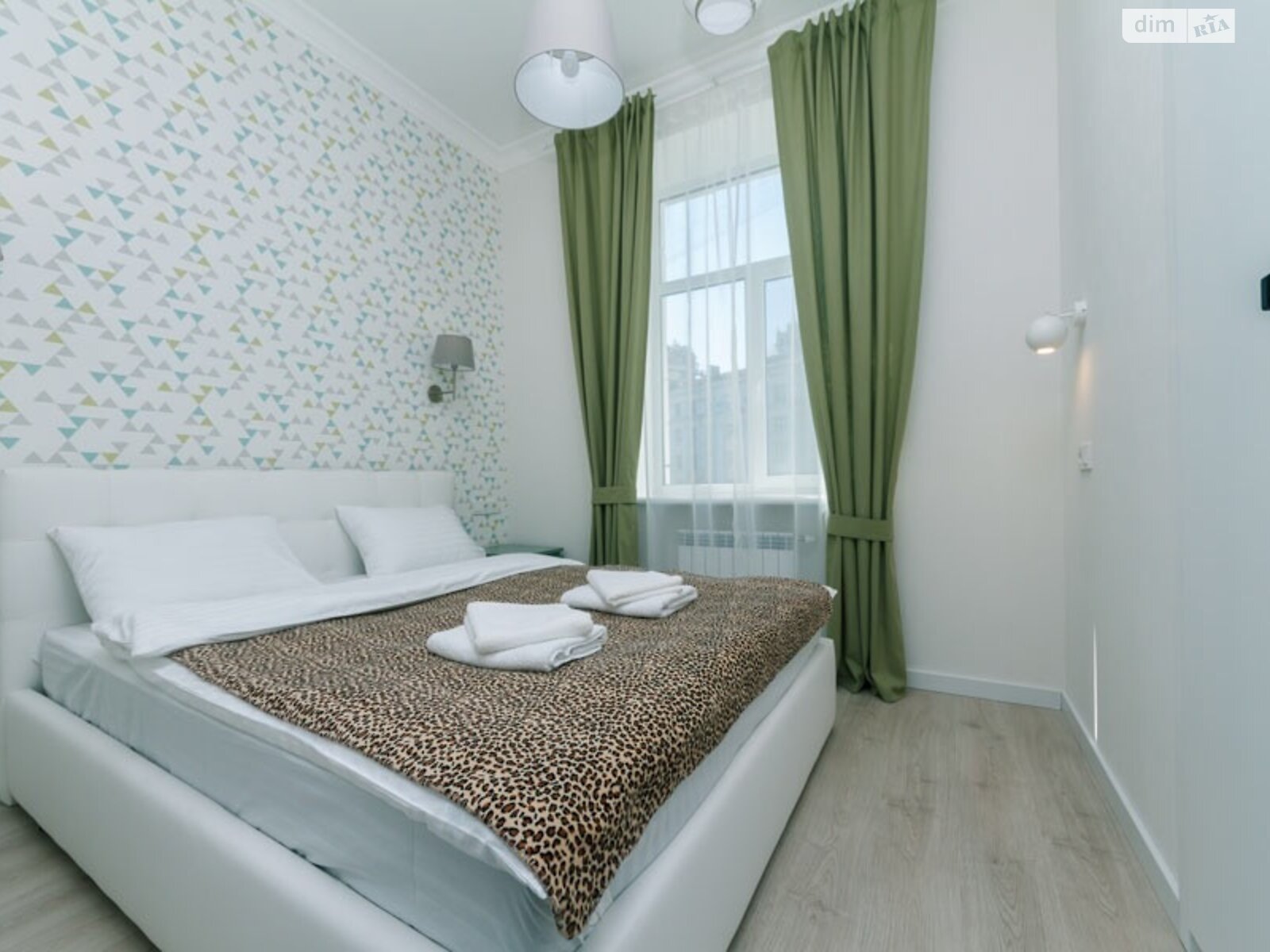 трехкомнатная квартира в Киеве, район Липки, на ул. Крещатик 21 в аренду на долгий срок помесячно фото 1 трехкомнатная квартира в Киеве, район Липки, на ул. Крещатик 21 в аренду на долгий срок помесячно фото 1