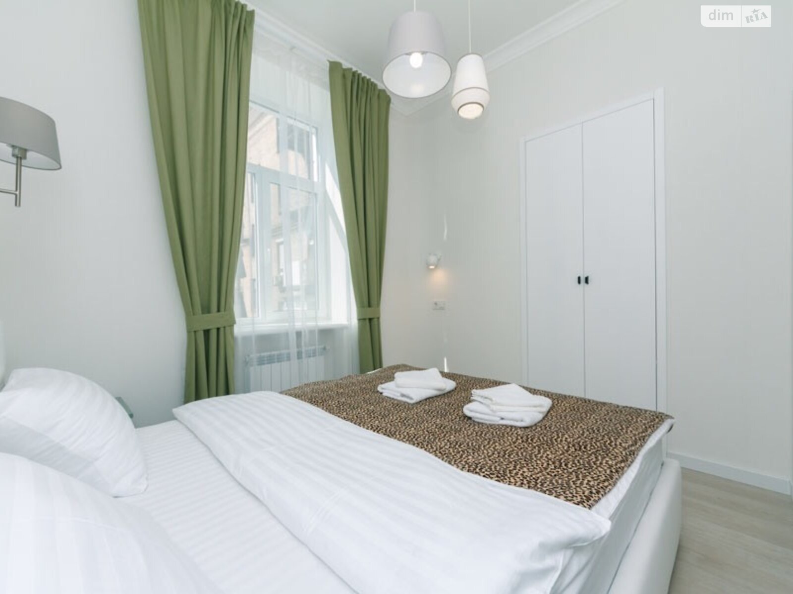 трехкомнатная квартира в Киеве, район Липки, на ул. Крещатик 21 в аренду на долгий срок помесячно фото 1 трехкомнатная квартира в Киеве, район Липки, на ул. Крещатик 21 в аренду на долгий срок помесячно фото 1