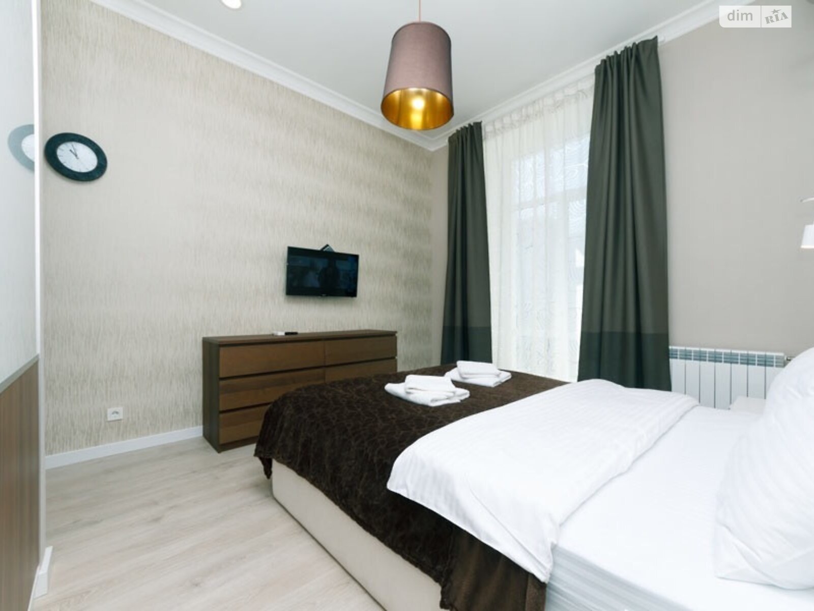 трехкомнатная квартира в Киеве, район Липки, на ул. Крещатик 21 в аренду на долгий срок помесячно фото 1 трехкомнатная квартира в Киеве, район Липки, на ул. Крещатик 21 в аренду на долгий срок помесячно фото 1