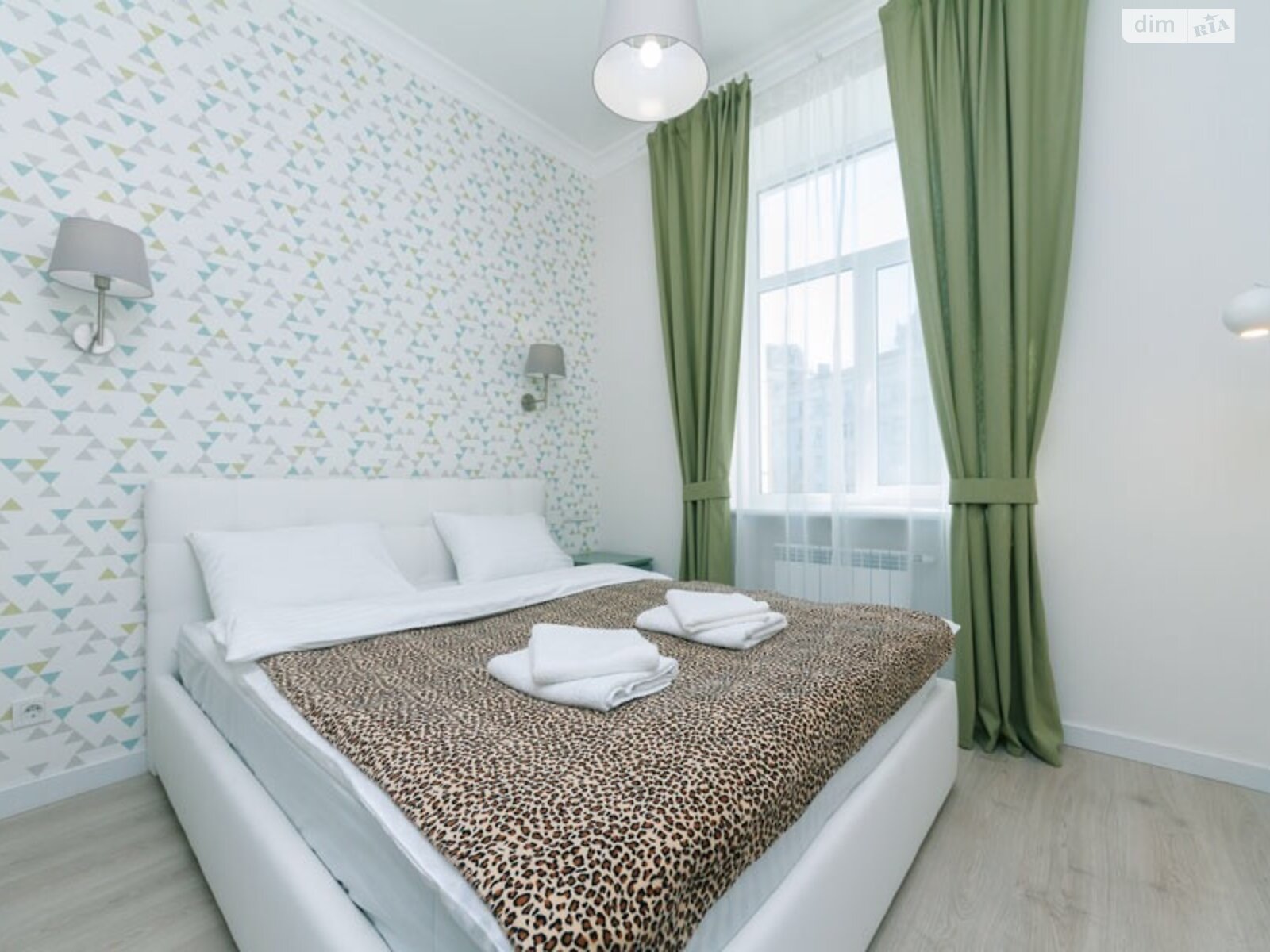 трехкомнатная квартира в Киеве, район Липки, на ул. Крещатик 21 в аренду на долгий срок помесячно фото 1 трехкомнатная квартира в Киеве, район Липки, на ул. Крещатик 21 в аренду на долгий срок помесячно фото 1