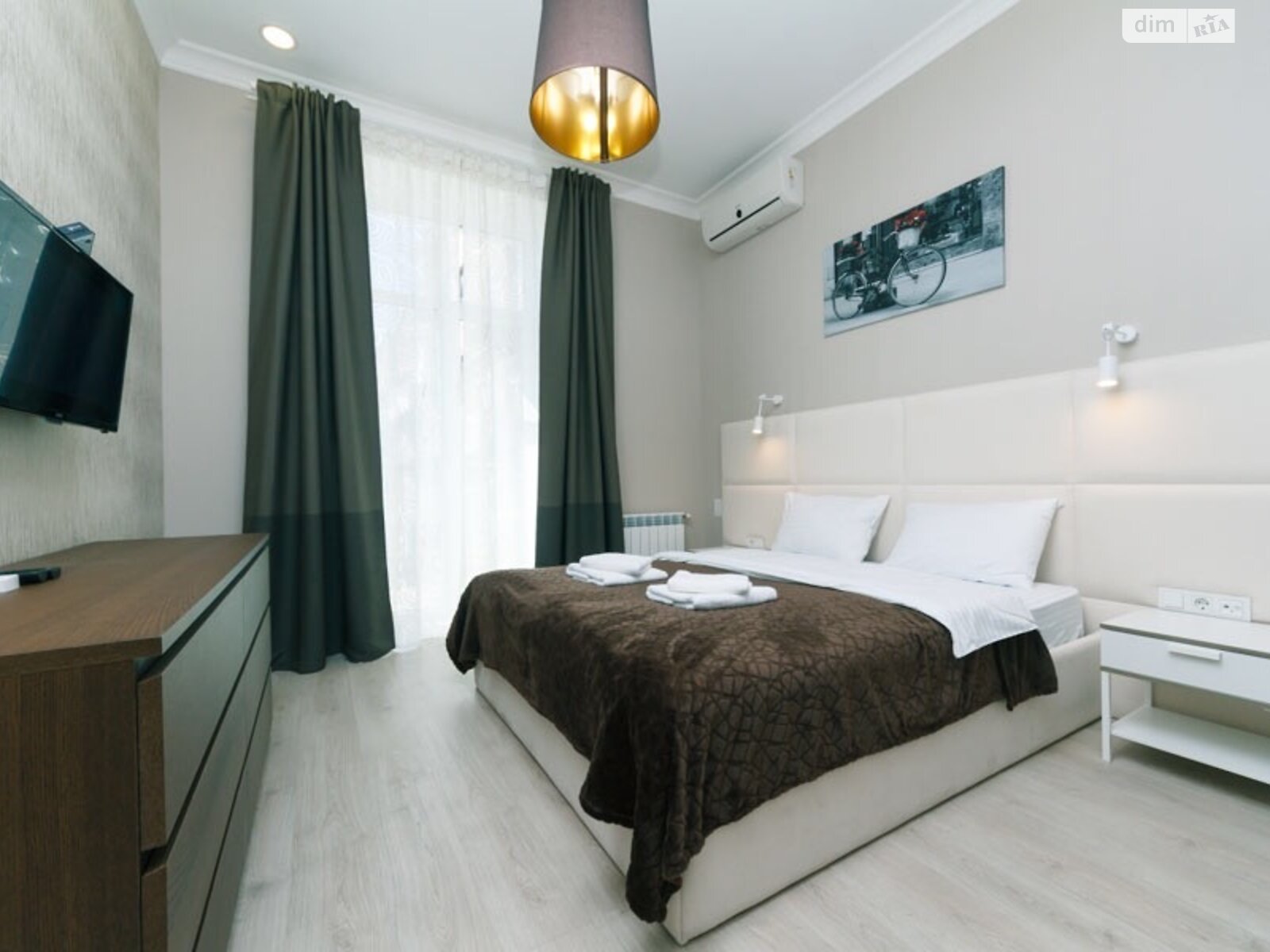 трехкомнатная квартира в Киеве, район Липки, на ул. Крещатик 21 в аренду на долгий срок помесячно фото 1 трехкомнатная квартира в Киеве, район Липки, на ул. Крещатик 21 в аренду на долгий срок помесячно фото 1