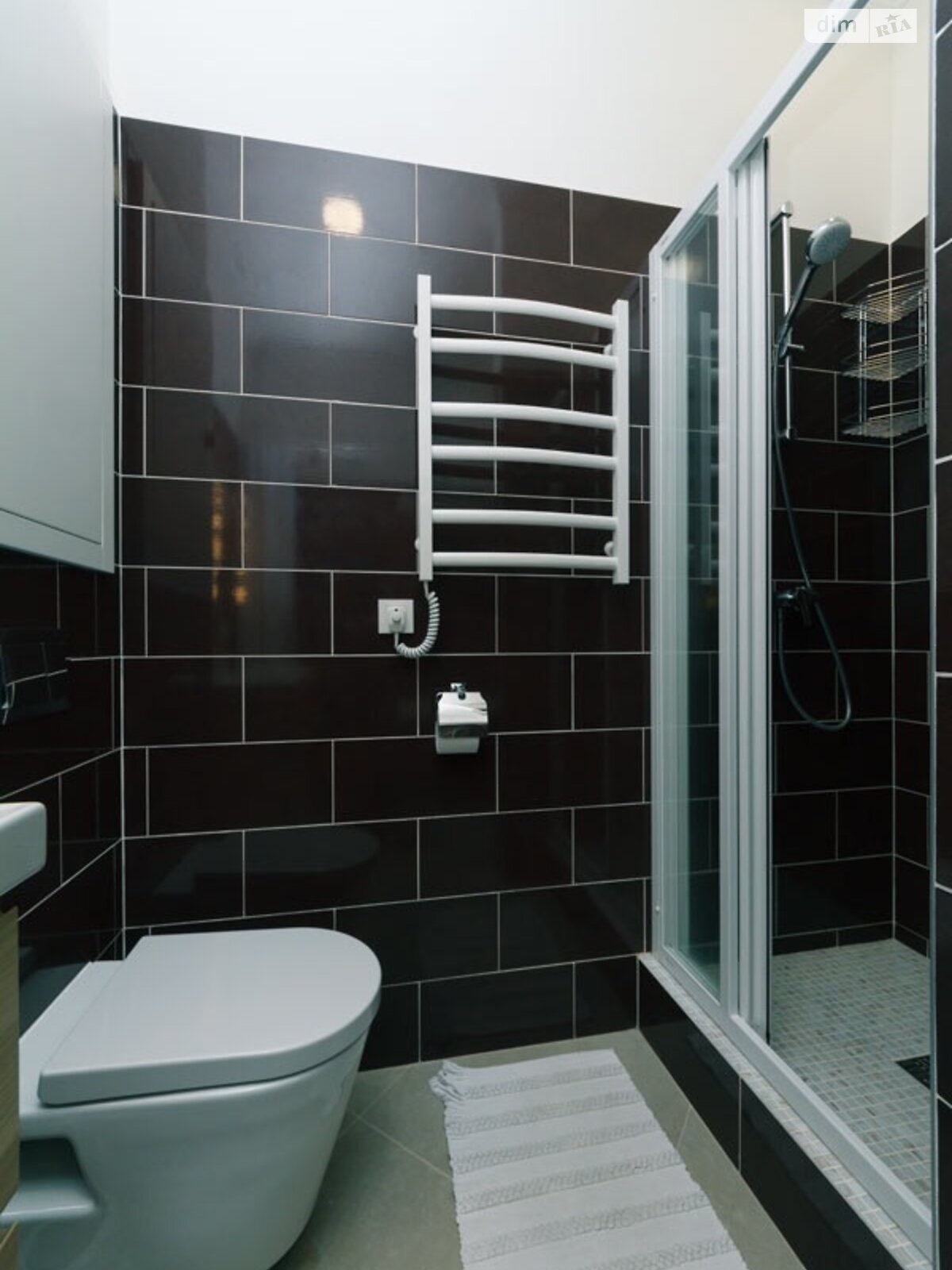 трехкомнатная квартира в Киеве, район Липки, на ул. Крещатик 21 в аренду на долгий срок помесячно фото 1 трехкомнатная квартира в Киеве, район Липки, на ул. Крещатик 21 в аренду на долгий срок помесячно фото 1