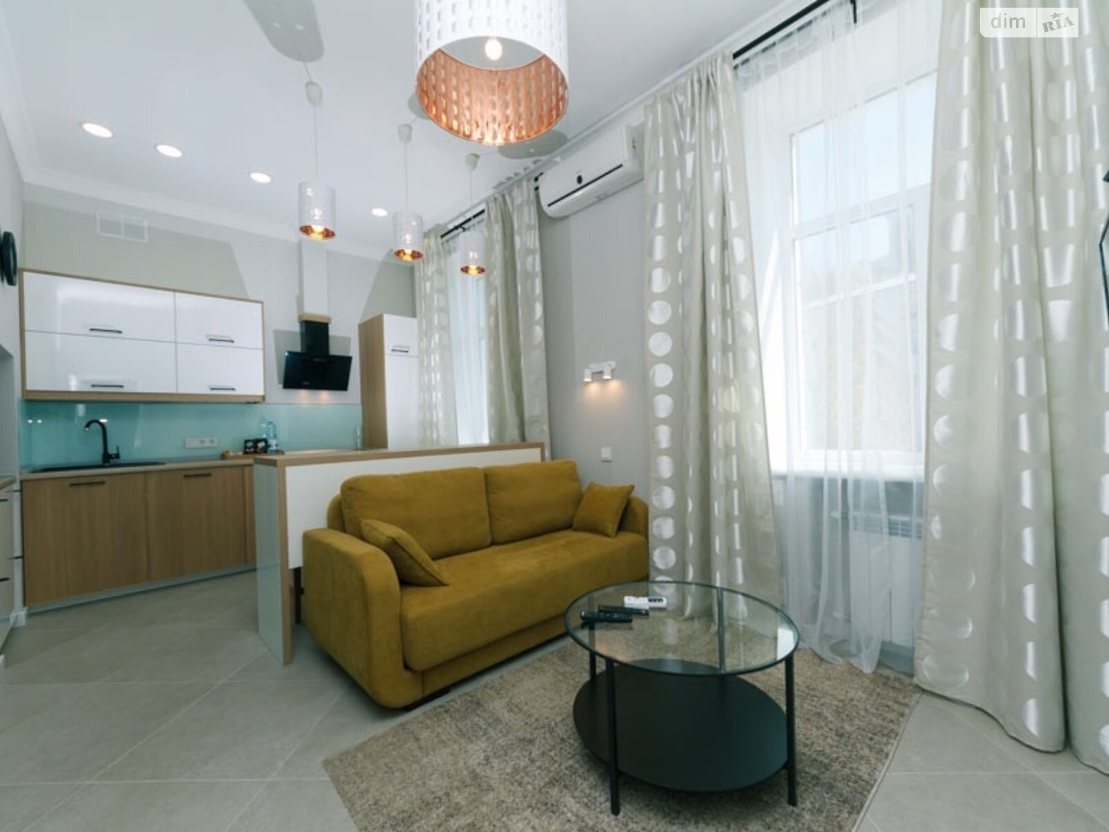 трехкомнатная квартира в Киеве, район Липки, на ул. Крещатик 21 в аренду на долгий срок помесячно фото 1 трехкомнатная квартира в Киеве, район Липки, на ул. Крещатик 21 в аренду на долгий срок помесячно фото 1