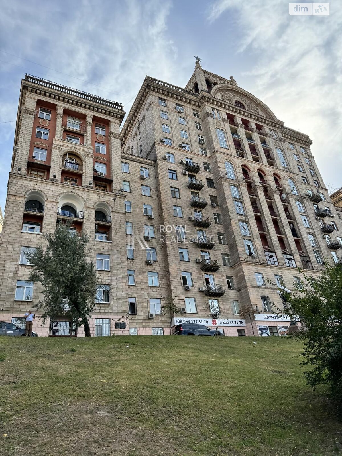 трехкомнатная квартира в Киеве, район Липки, на ул. Крещатик 25 в аренду на долгий срок помесячно фото 1