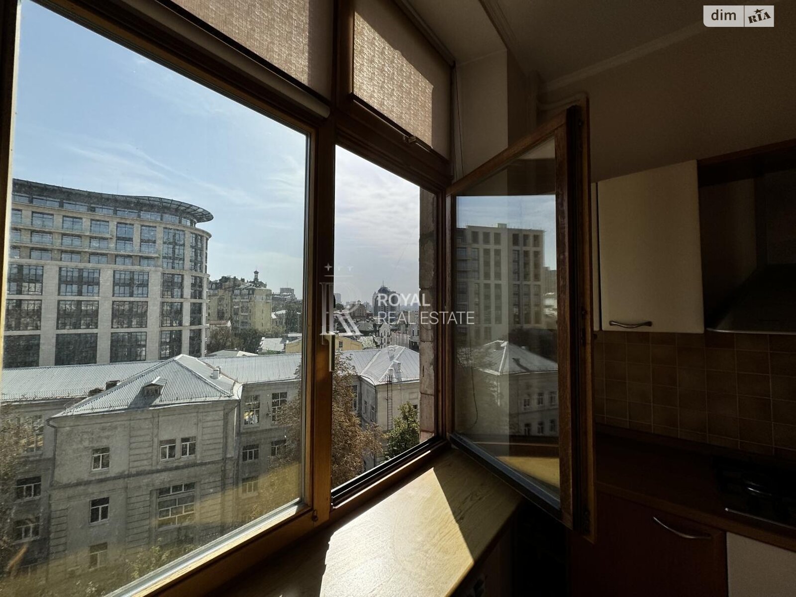 трехкомнатная квартира в Киеве, район Липки, на ул. Крещатик 25 в аренду на долгий срок помесячно фото 1