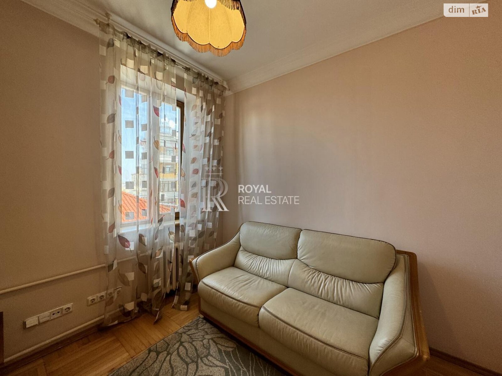 трехкомнатная квартира в Киеве, район Липки, на ул. Крещатик 25 в аренду на долгий срок помесячно фото 1