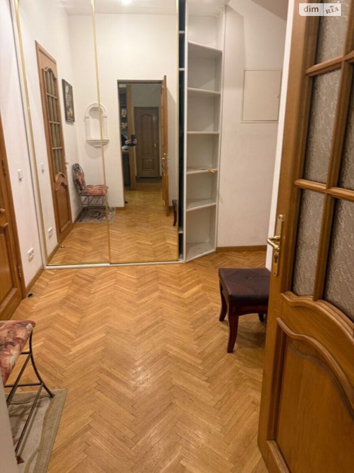 двухкомнатная квартира в Киеве, район Липки, на ул. Крещатик 15 в аренду на долгий срок помесячно фото 1