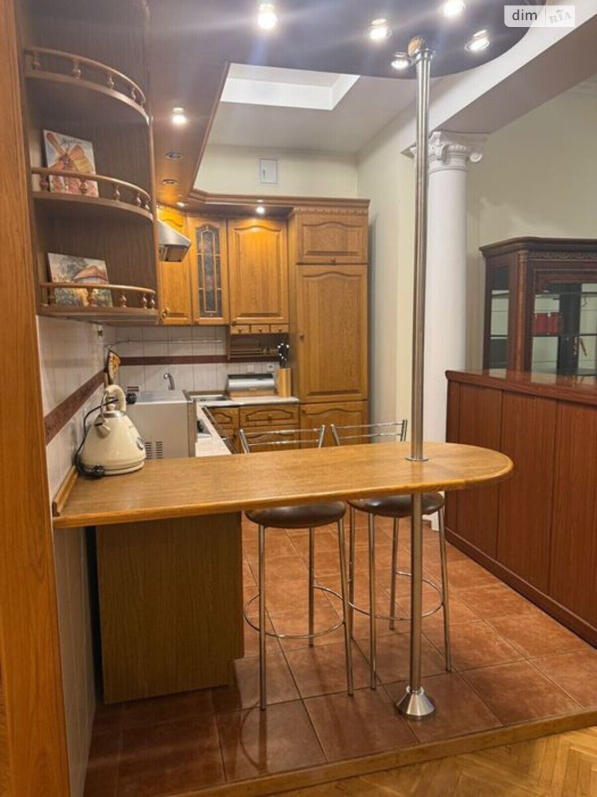 двухкомнатная квартира в Киеве, район Липки, на ул. Крещатик 15 в аренду на долгий срок помесячно фото 1