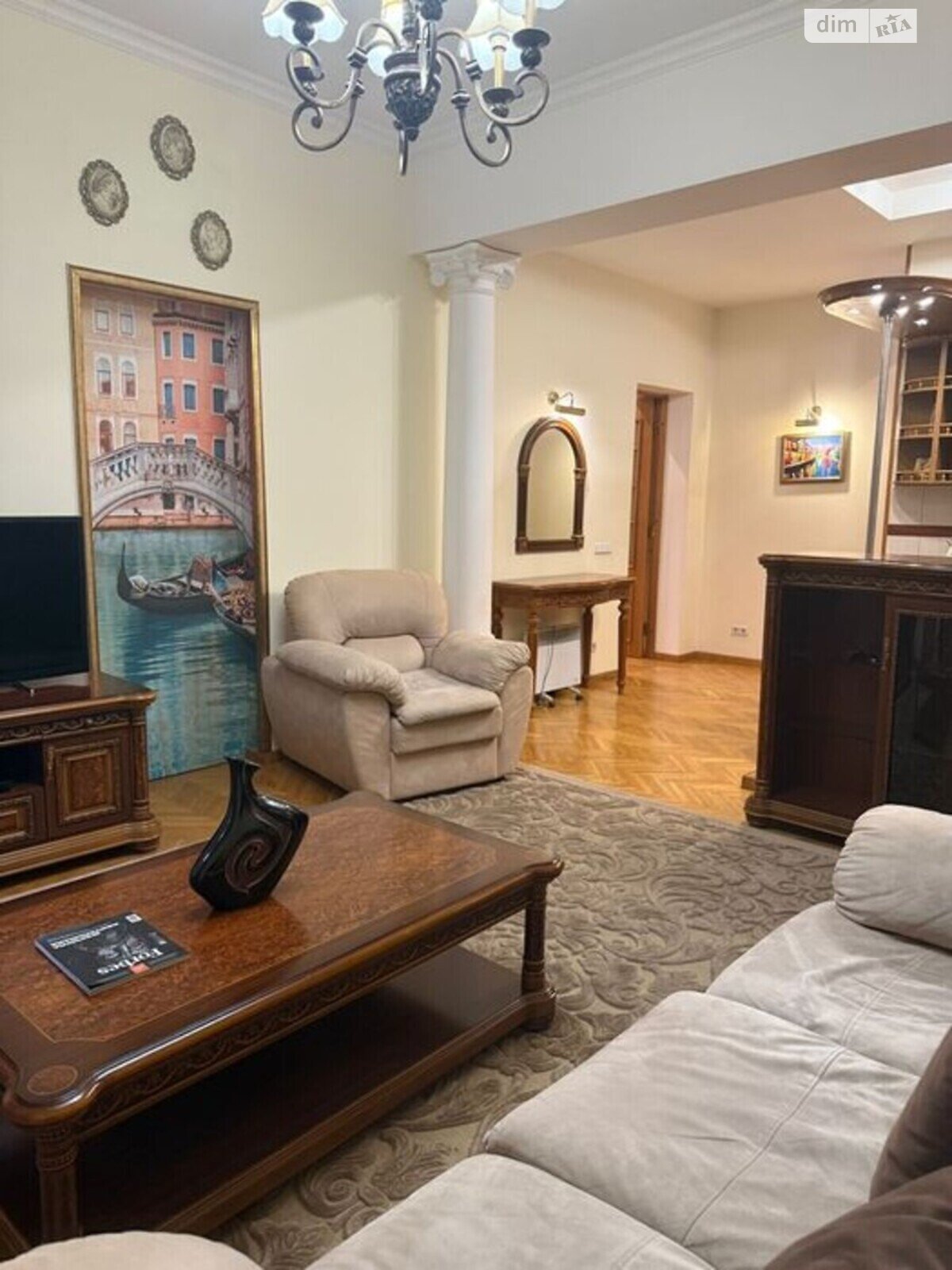 двухкомнатная квартира в Киеве, район Липки, на ул. Крещатик 15 в аренду на долгий срок помесячно фото 1