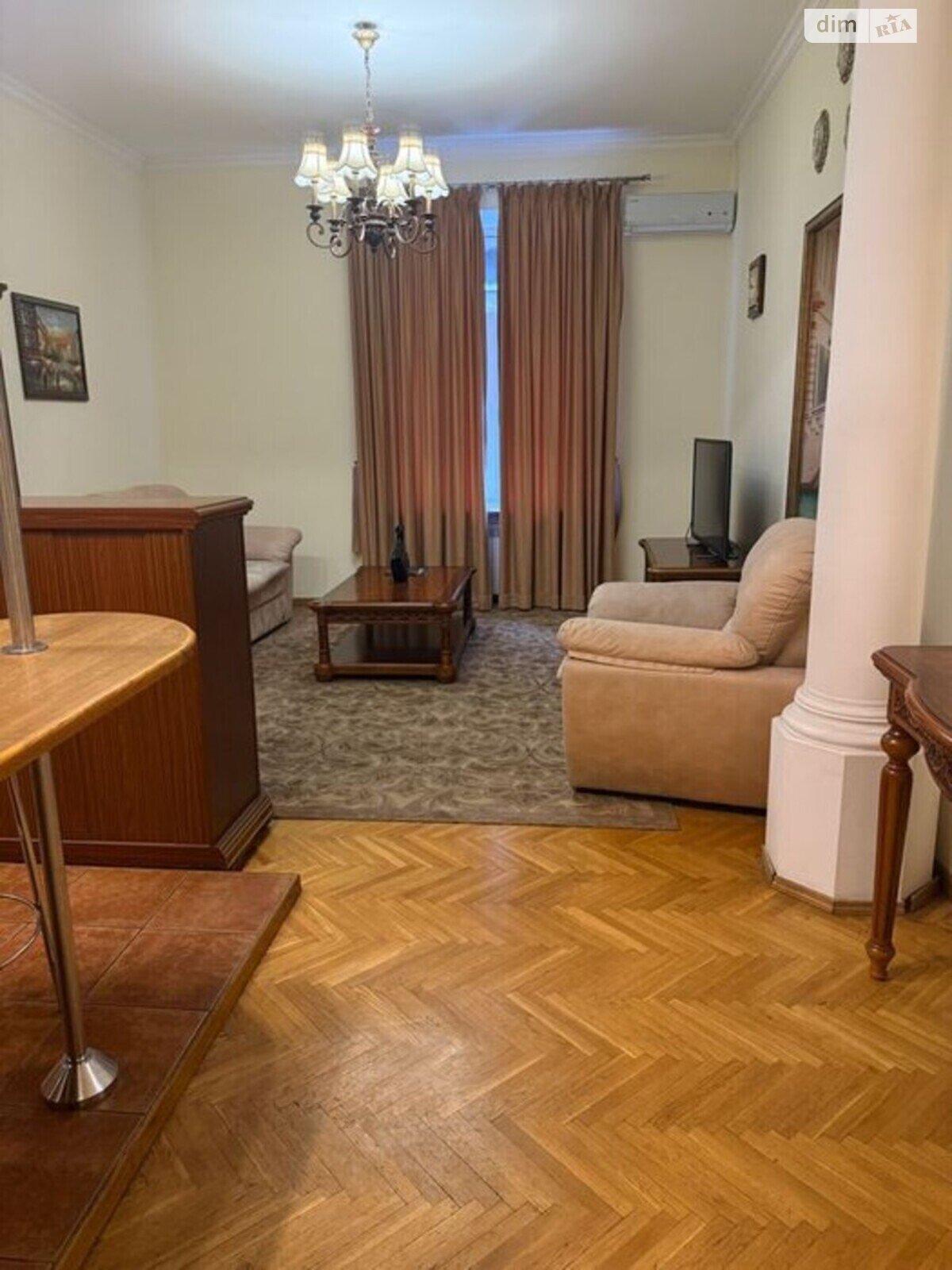 двухкомнатная квартира в Киеве, район Липки, на ул. Крещатик 15 в аренду на долгий срок помесячно фото 1