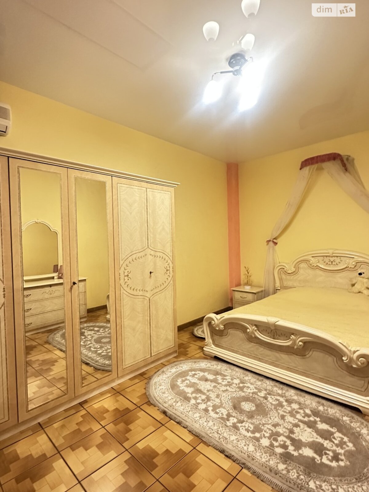 двухкомнатная квартира в Киеве, район Липки, на ул. Круглоуниверситетская 2/1 в аренду на долгий срок помесячно фото 1