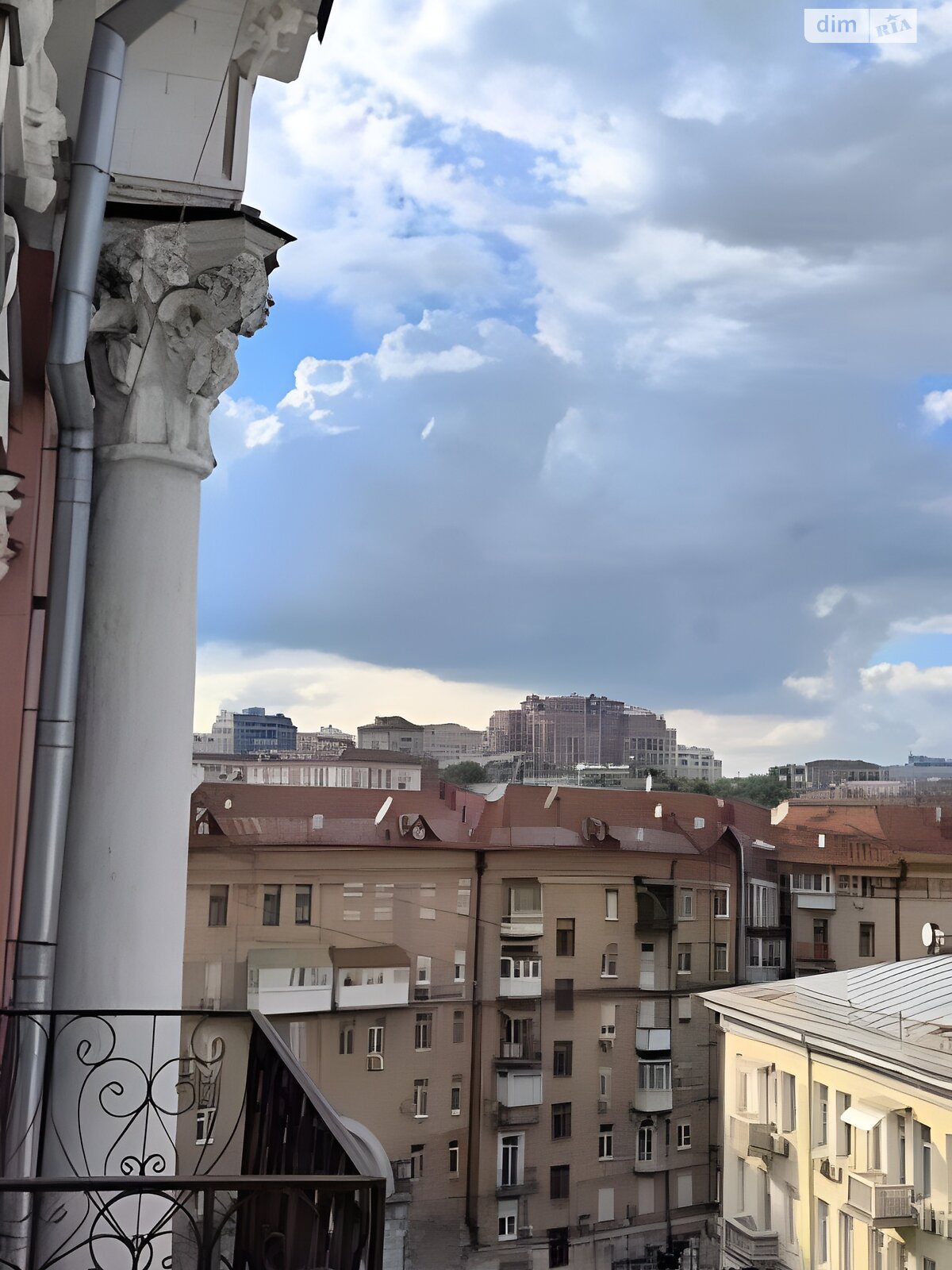 трикімнатна квартира в Києві, район Липки, на вул. Лютеранська 6 в довготривалу оренду помісячно фото 1 трикімнатна квартира в Києві, район Липки, на вул. Лютеранська 6 в довготривалу оренду помісячно фото 1