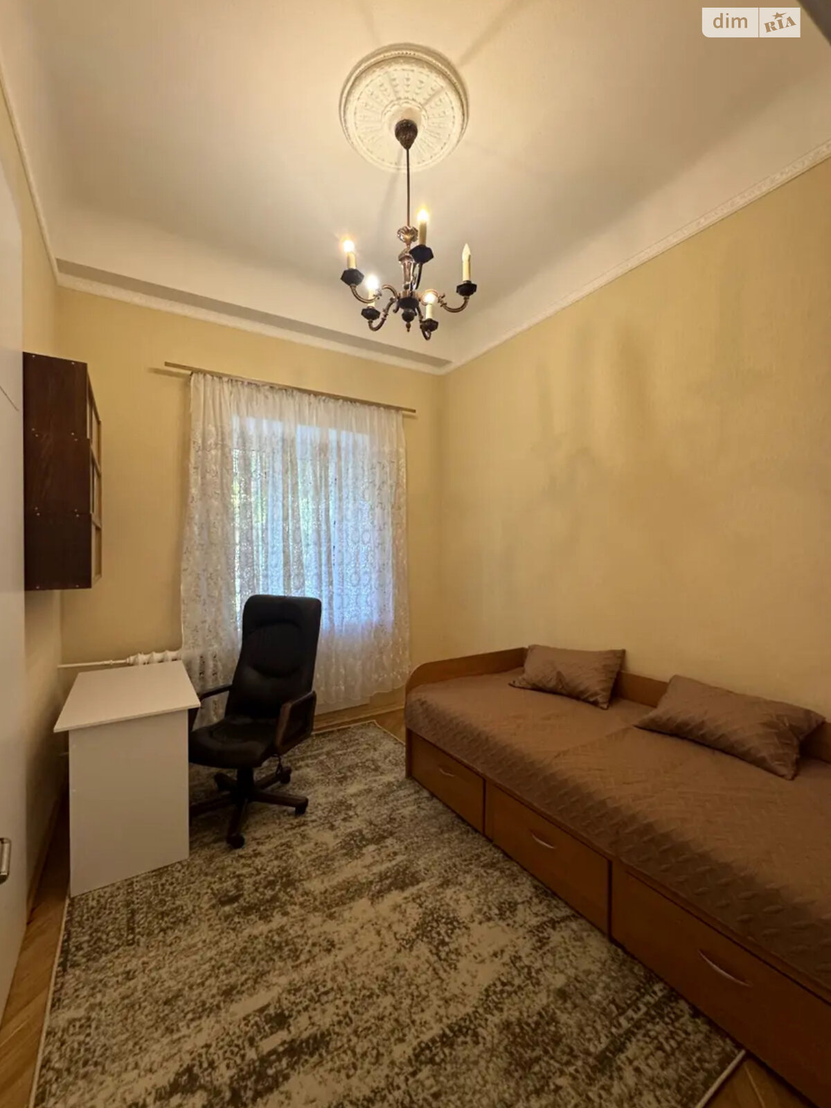 трехкомнатная квартира в Киеве, район Липки, на ул. Лютеранская 11Б в аренду на долгий срок помесячно фото 1