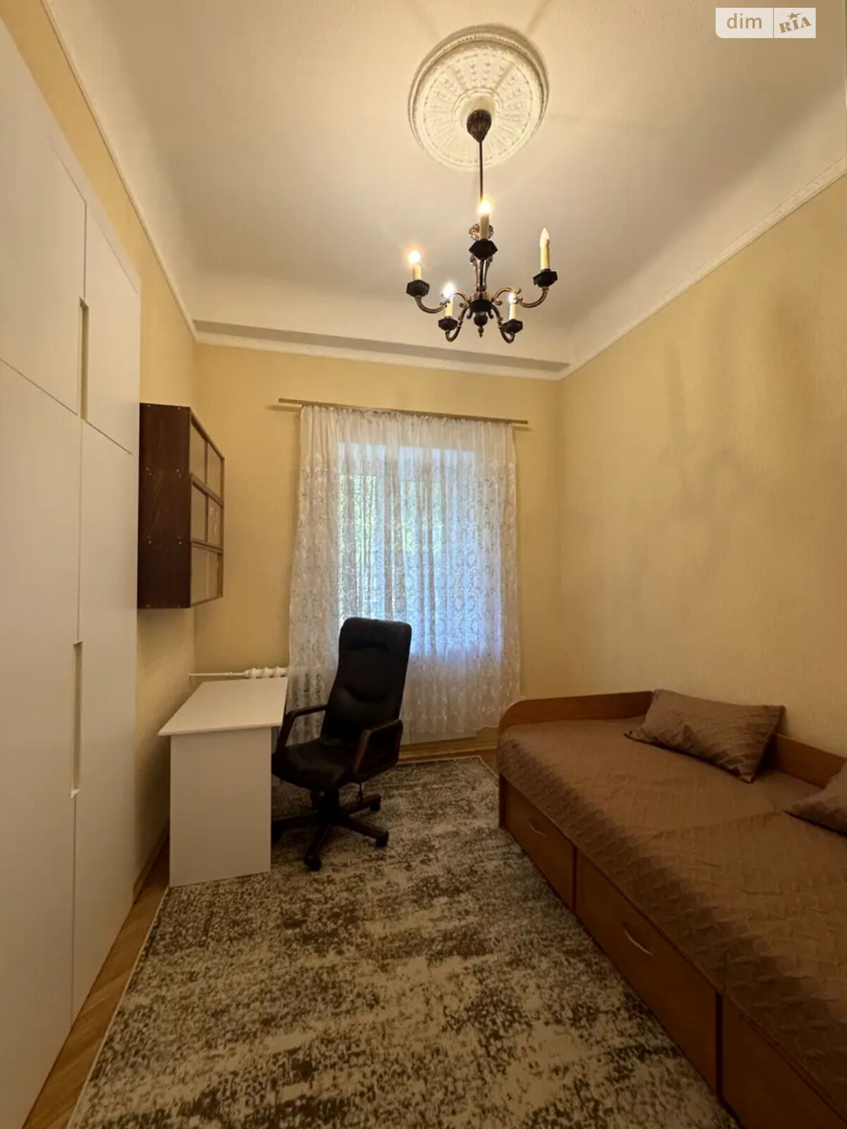 трехкомнатная квартира в Киеве, район Липки, на ул. Лютеранская 11Б в аренду на долгий срок помесячно фото 1