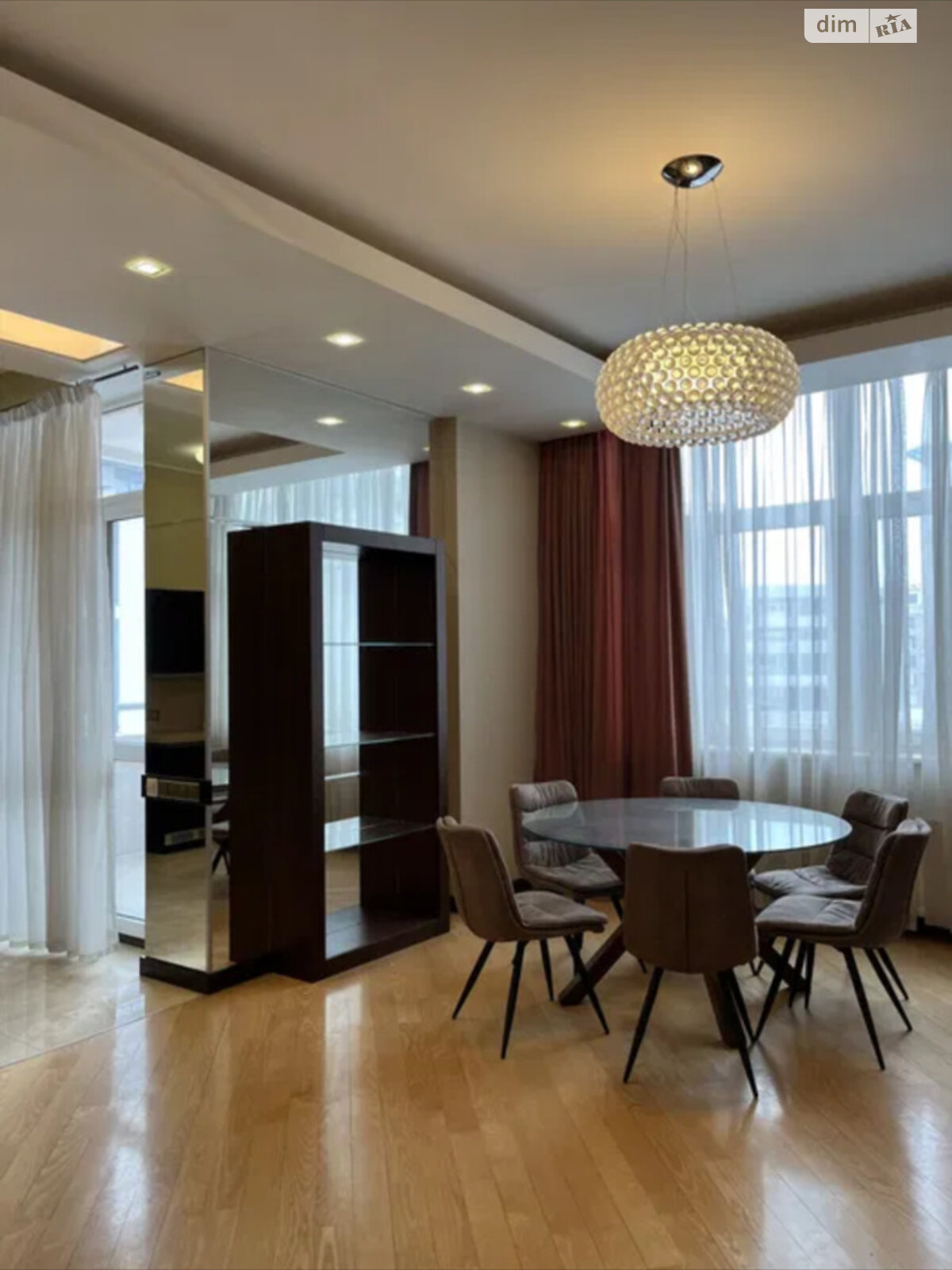 четырехкомнатная квартира в Киеве, район Липки, на ул. Лютеранская 10А в аренду на долгий срок помесячно фото 1