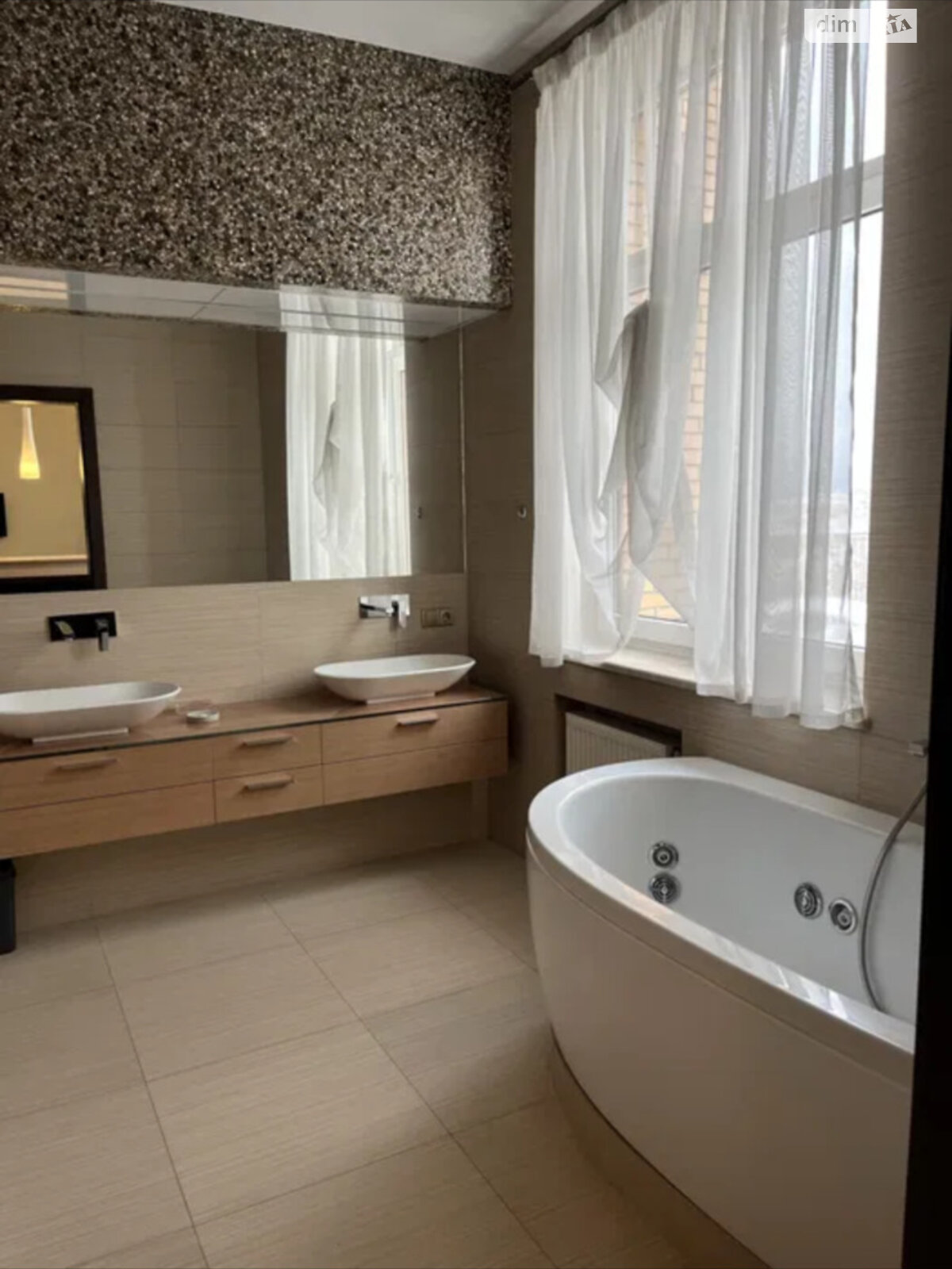 четырехкомнатная квартира в Киеве, район Липки, на ул. Лютеранская 10А в аренду на долгий срок помесячно фото 1