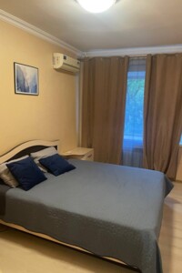 двокімнатна квартира в Києві, район Липки, на пров. Виноградний 6, кв. 18 в довготривалу оренду помісячно фото 2