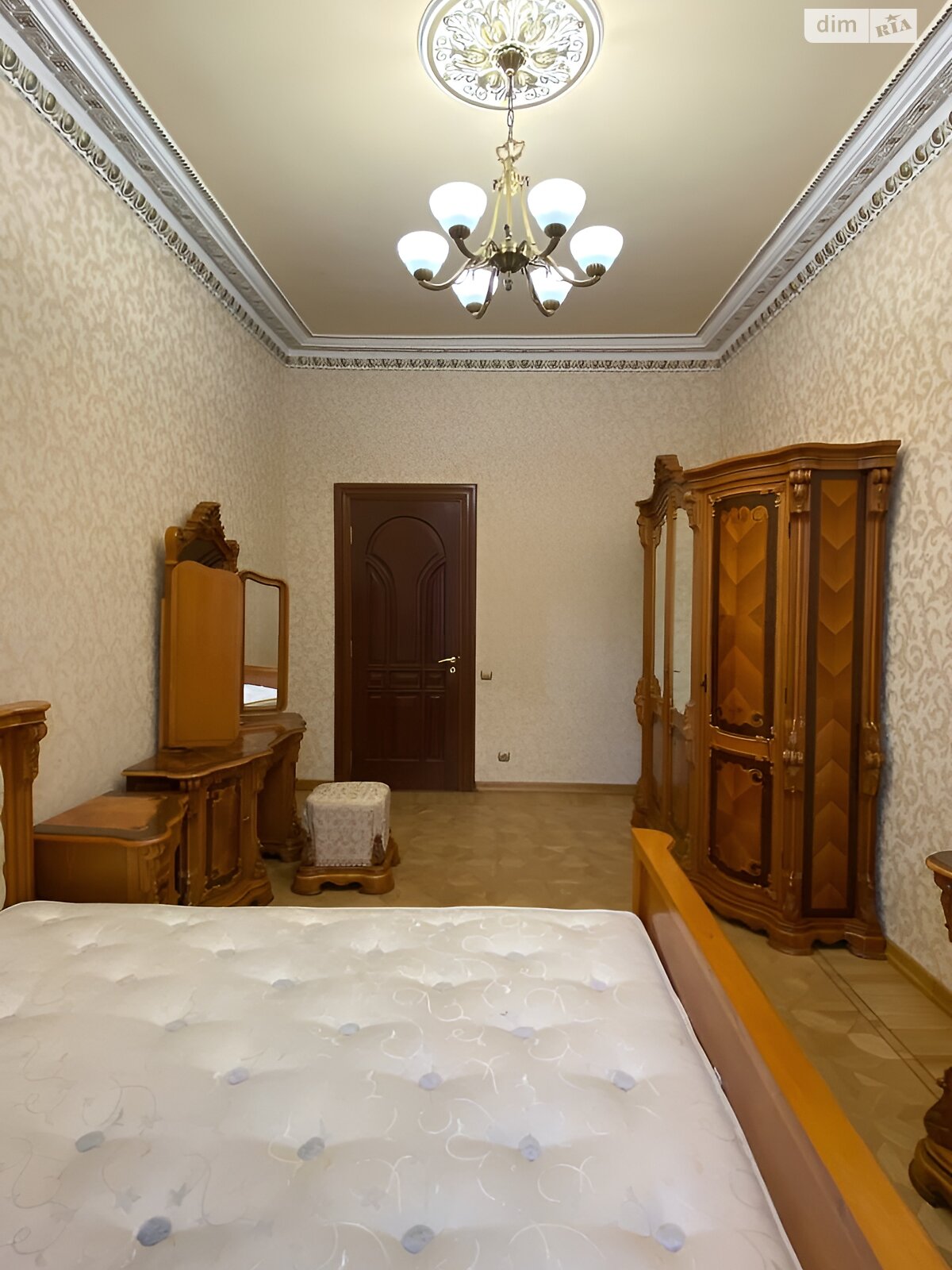 трехкомнатная квартира с ремонтом в Киеве, район Липки, на ул. Заньковецкой 8 в аренду на долгий срок помесячно фото 1 трехкомнатная квартира с ремонтом в Киеве, район Липки, на ул. Заньковецкой 8 в аренду на долгий срок помесячно фото 1