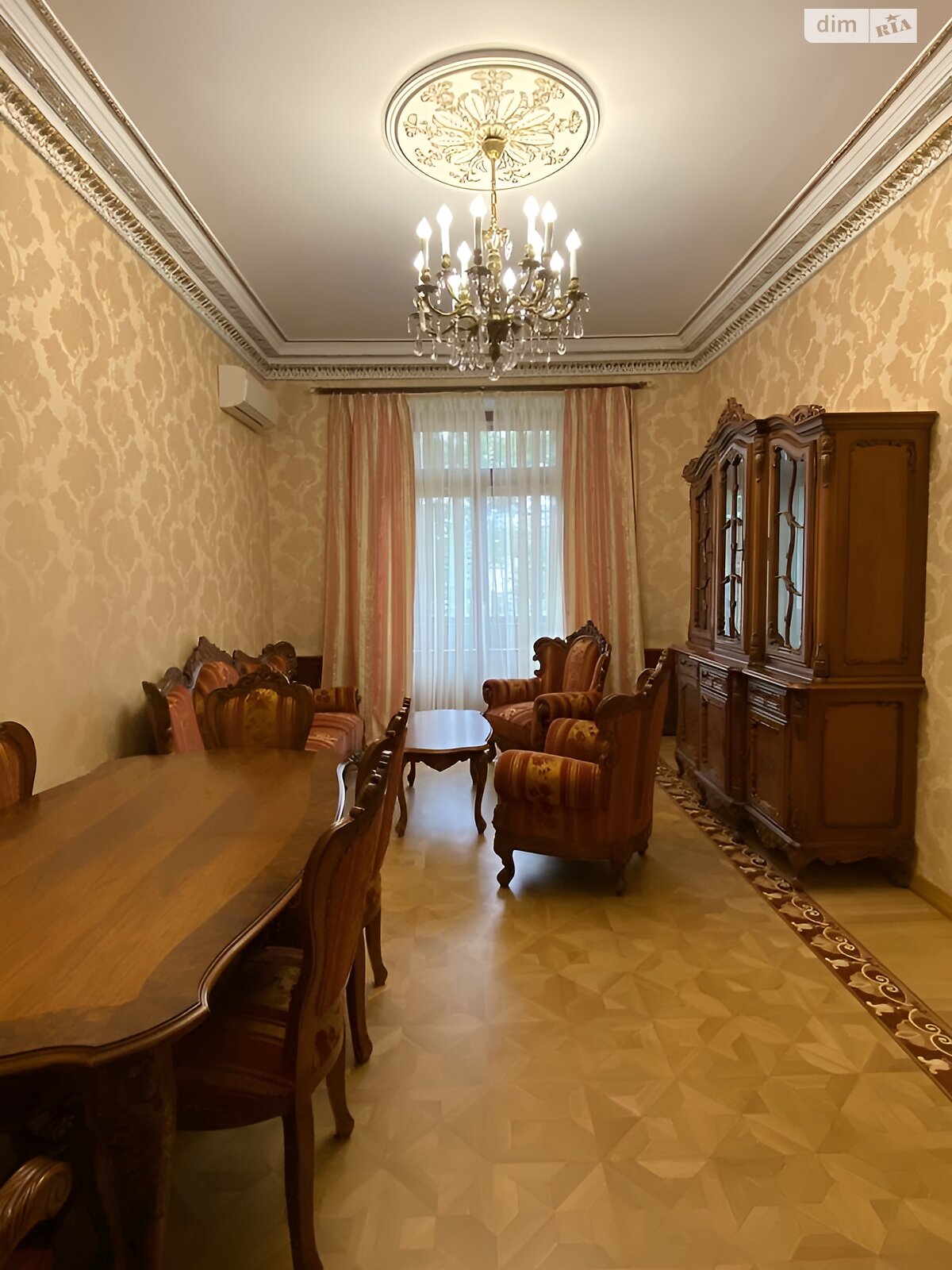 трехкомнатная квартира с ремонтом в Киеве, район Липки, на ул. Заньковецкой 8 в аренду на долгий срок помесячно фото 1 трехкомнатная квартира с ремонтом в Киеве, район Липки, на ул. Заньковецкой 8 в аренду на долгий срок помесячно фото 1