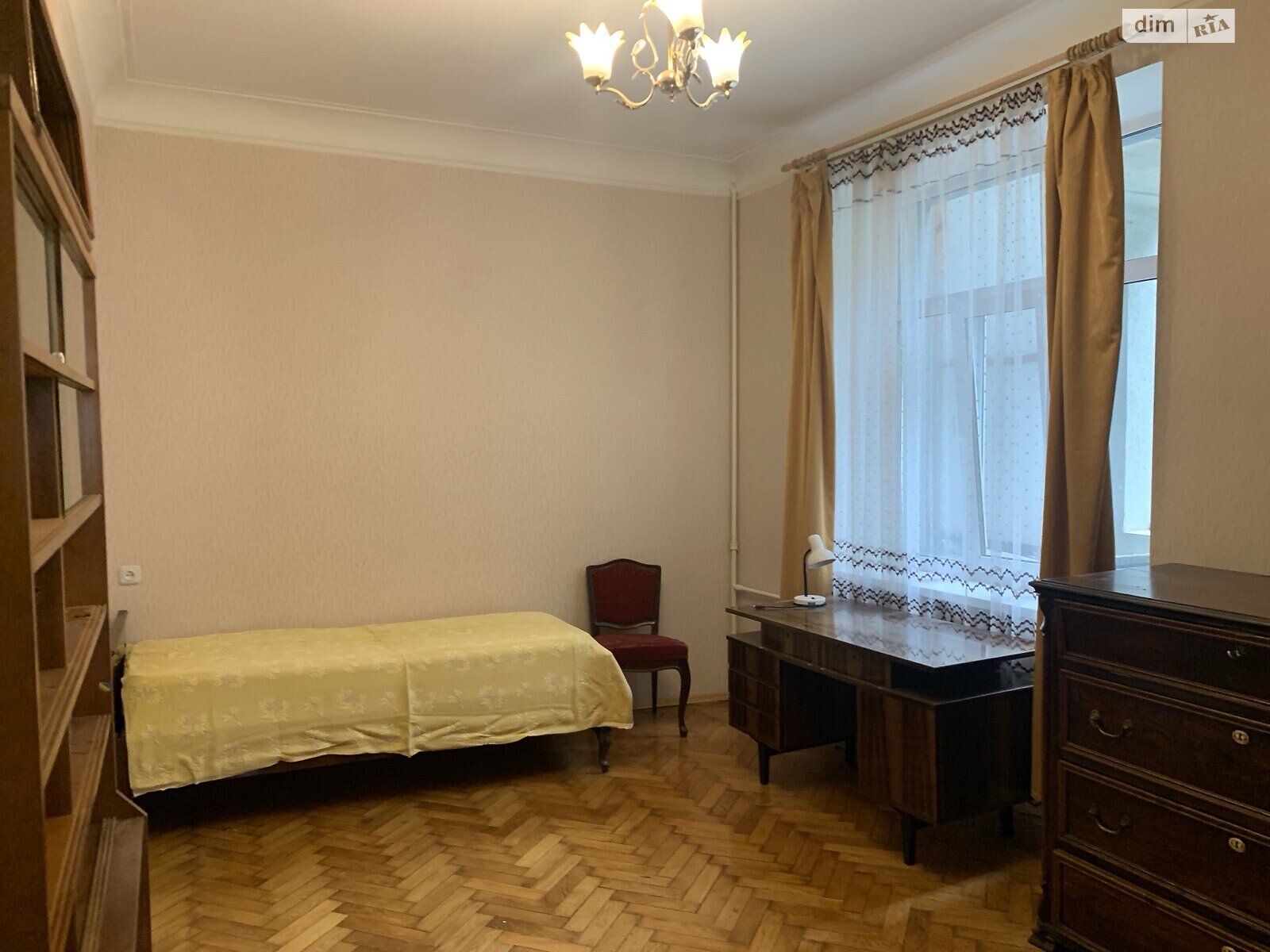 трикімнатна квартира в Києві, район Липки, на вул. Заньковецької 5/2 в довготривалу оренду помісячно фото 1 трикімнатна квартира в Києві, район Липки, на вул. Заньковецької 5/2 в довготривалу оренду помісячно фото 1